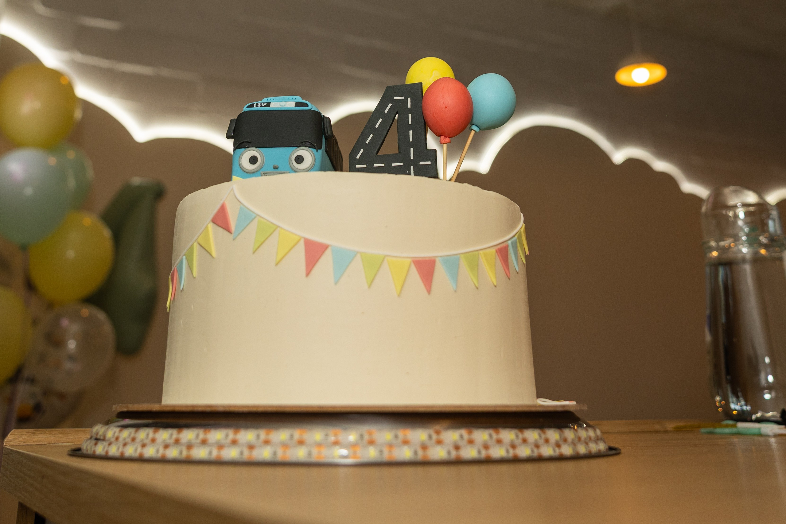 День рождения Артёма 24 января 2026 года. Семейный и детский фотограф в Варшаве Мила Бобровская