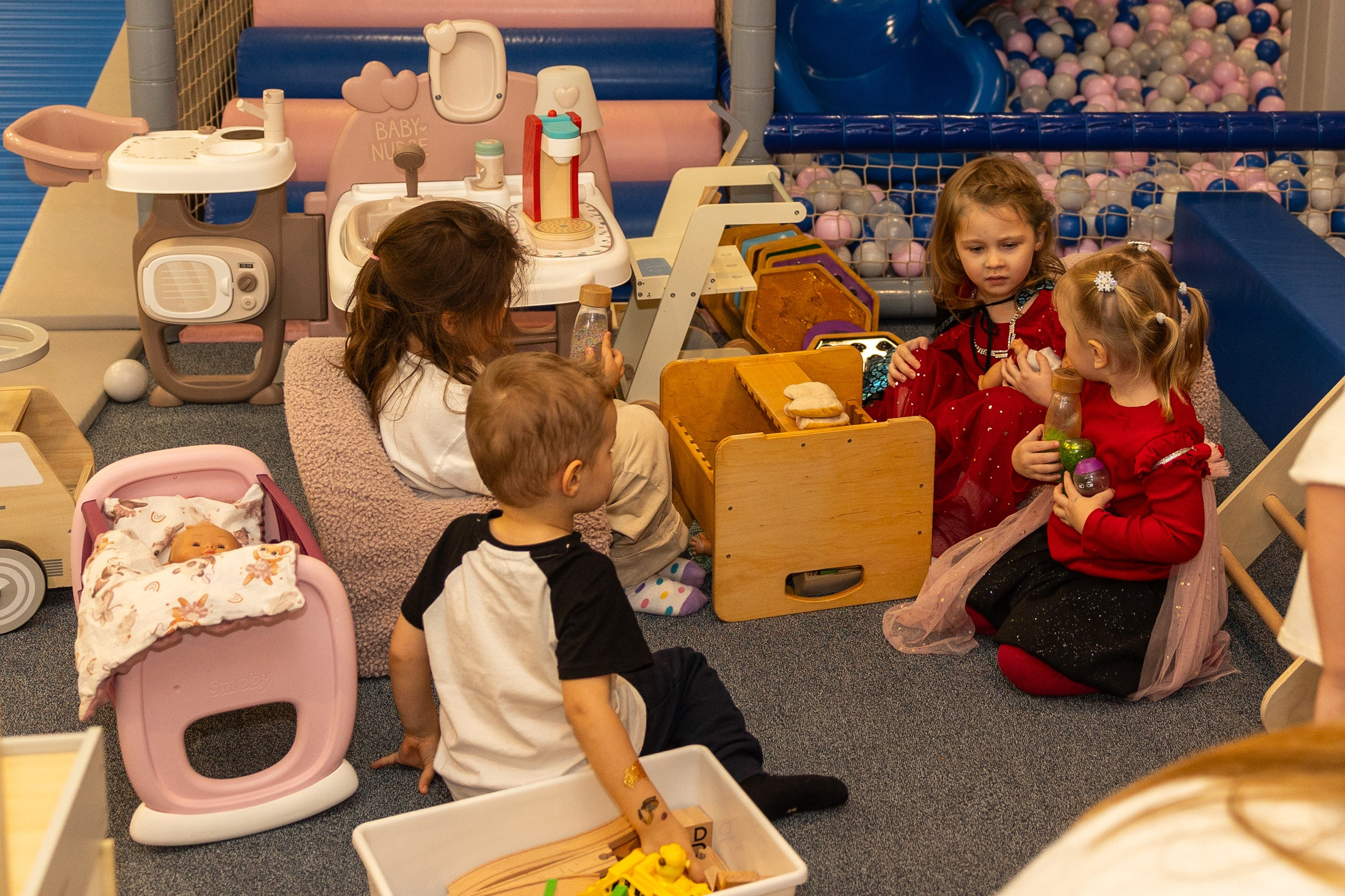 День рождения Артёма 24 января 2026 года. Семейный и детский фотограф в Варшаве Мила Бобровская