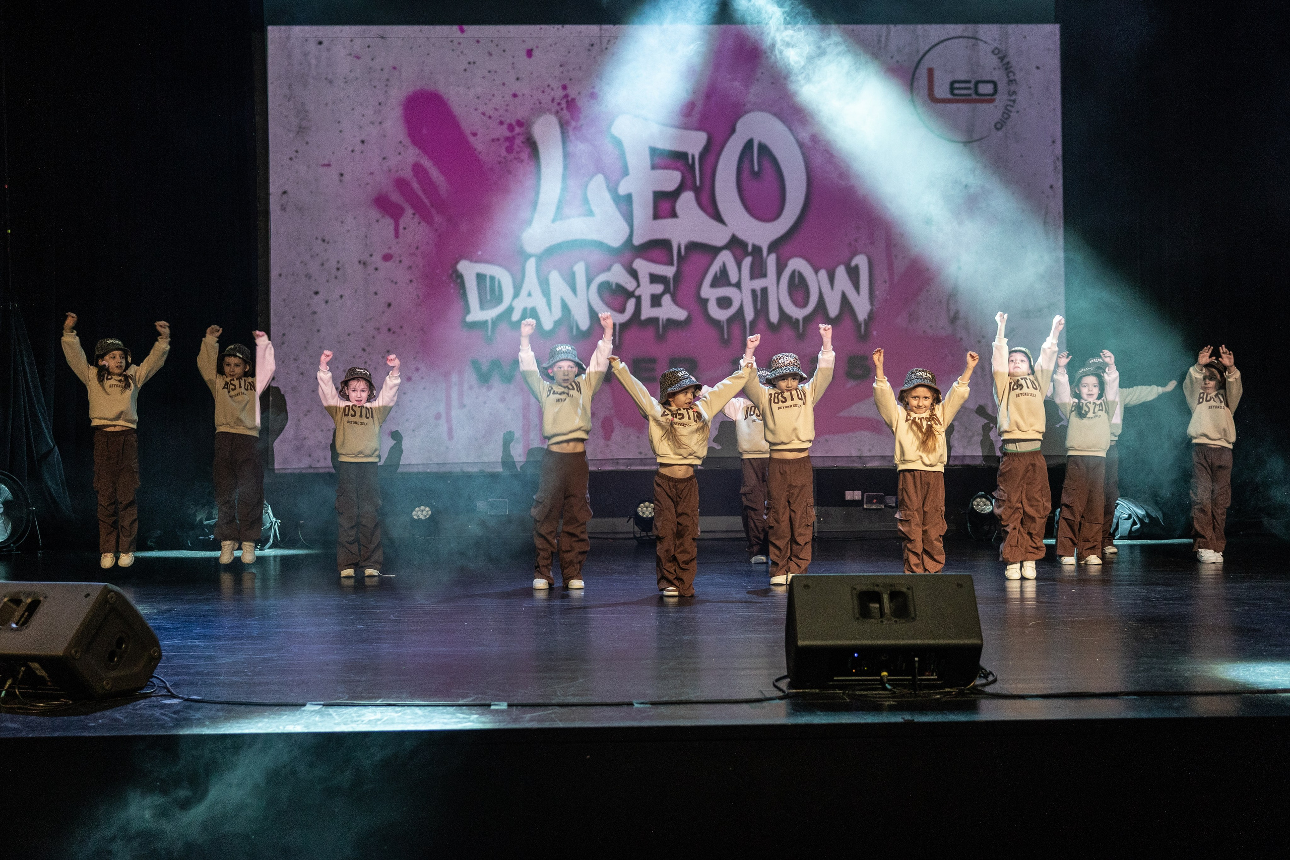 LEO DANCE SHOW WINTER 2025. Семейный и детский фотограф в Варшаве Мила Бобровская