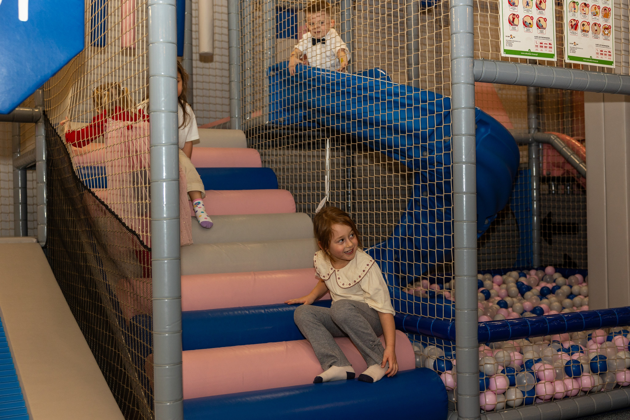 День рождения Артёма 24 января 2026 года. Семейный и детский фотограф в Варшаве Мила Бобровская