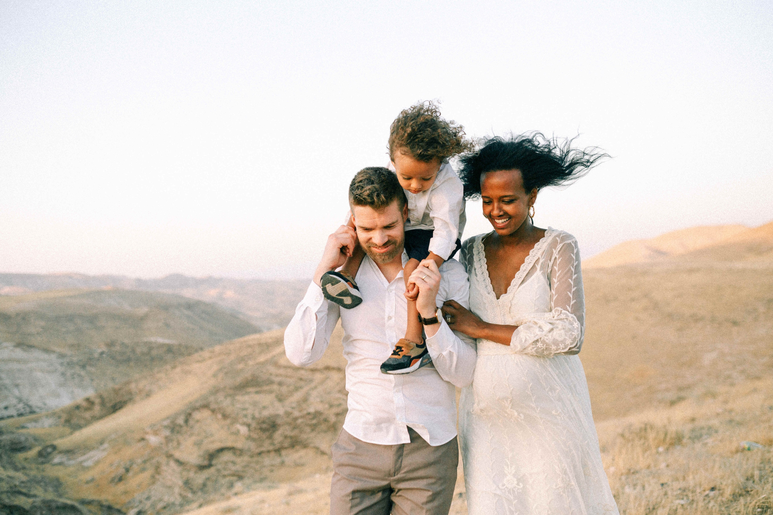 PHOTO SESSION IN THE DESERT NEAR MAALE ADUMIM. PHOTOGRAPHER IN ISRAEL