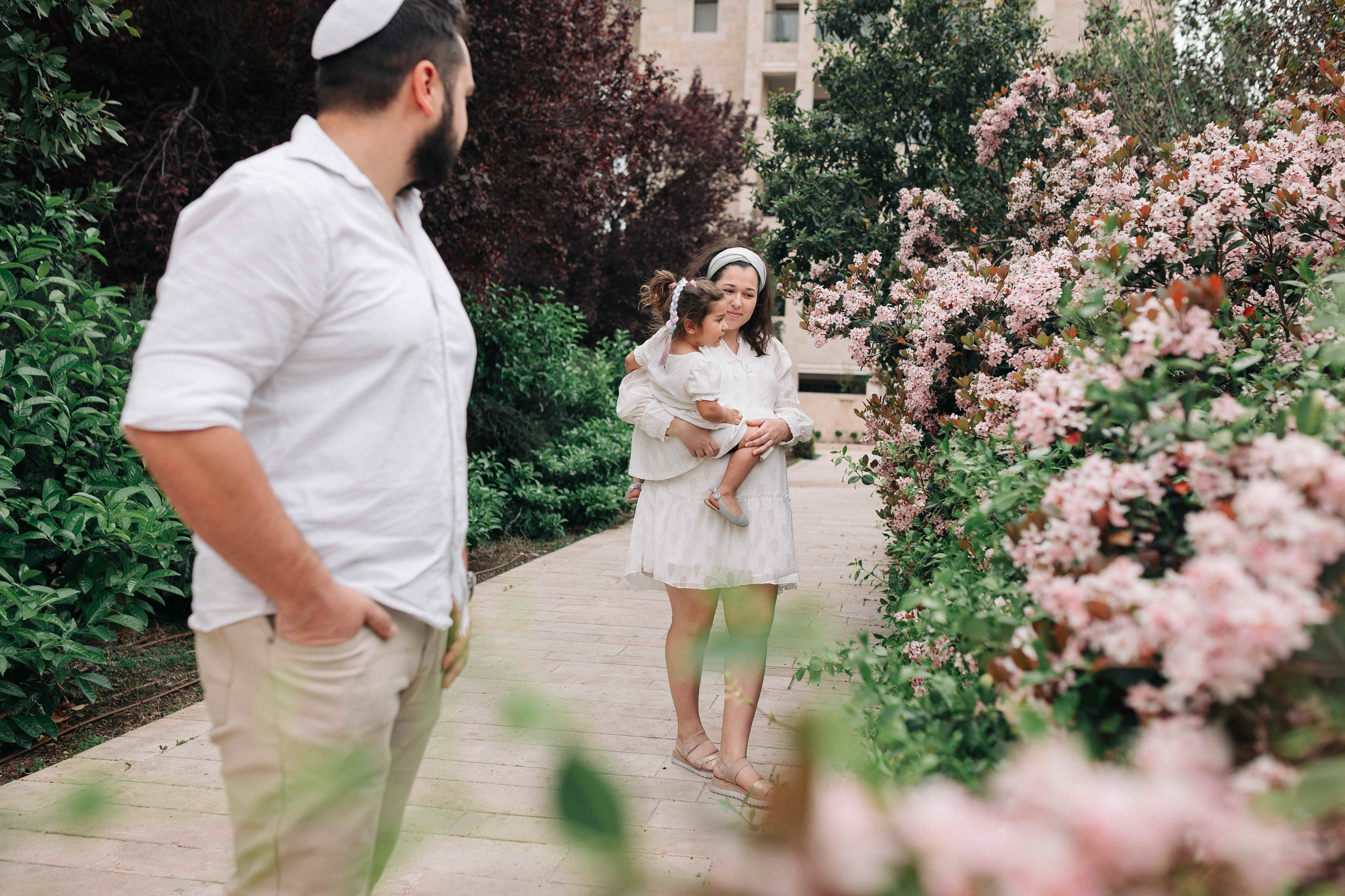 EXPECTING A BABY, JERUSALEM. PHOTOGRAPHER IN ISRAEL
