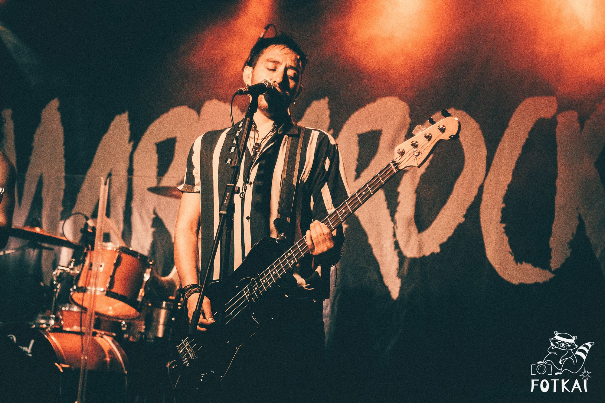 DENISDENIS — reportaje fotográfico del concierto en la Sala Marearock (Alicante) | FOTKAI