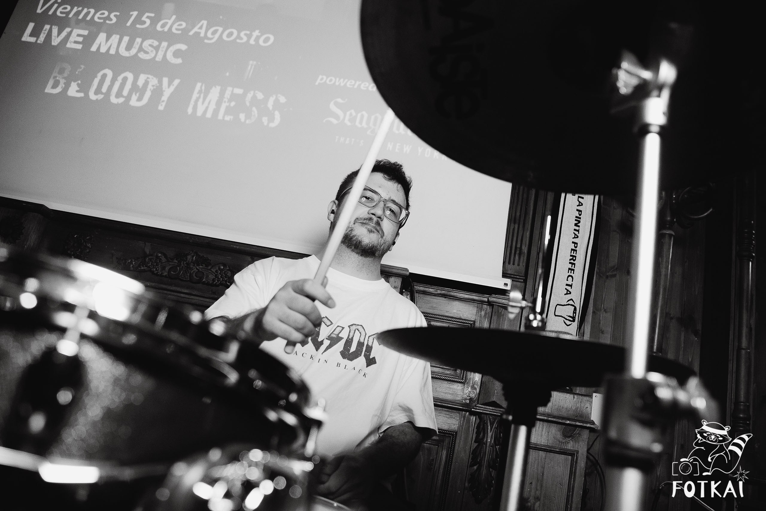 Bloody Mess en Shannon | Irish Pub: Reportaje fotográfico 15.08.25 | FOTKAI