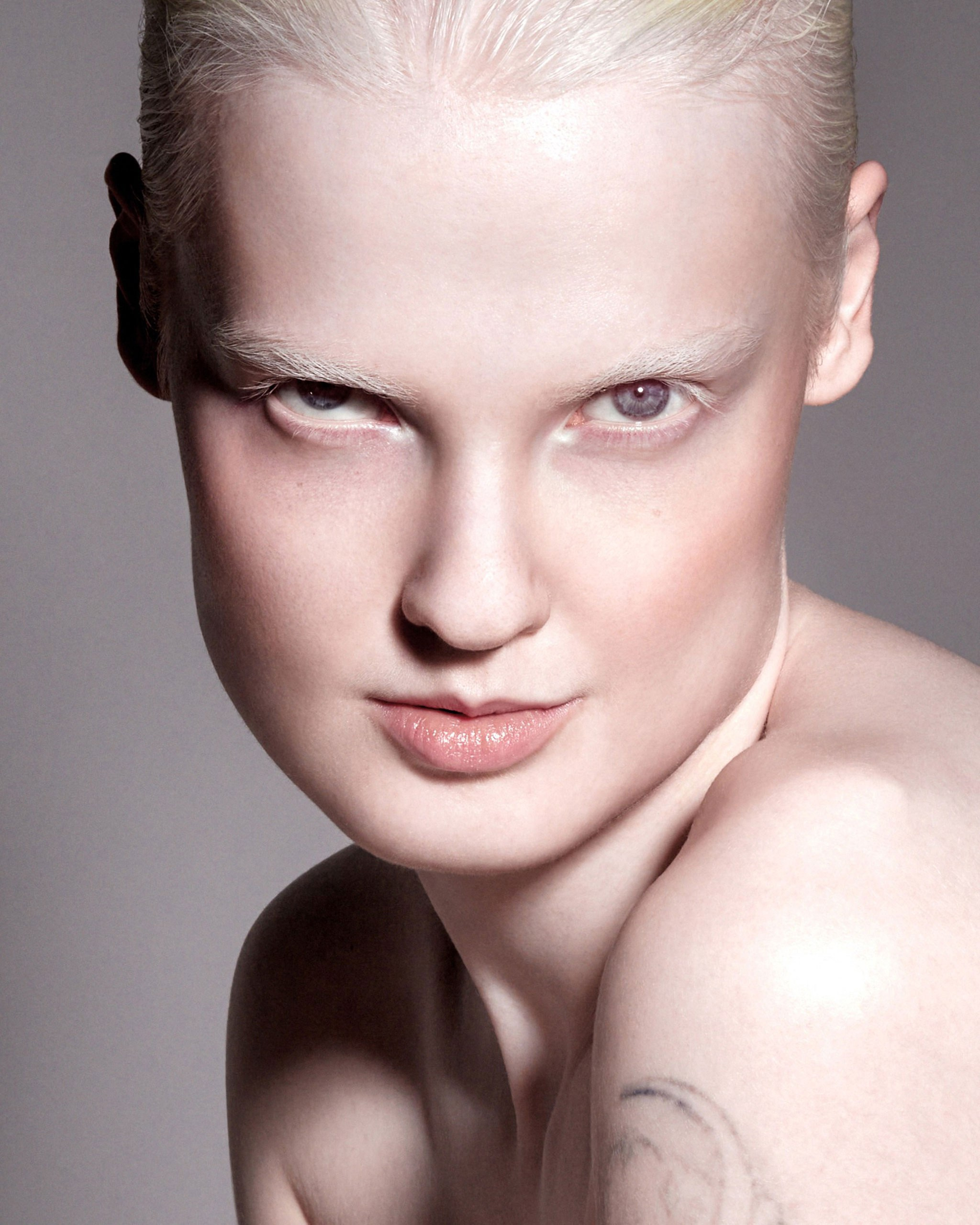 BEAUTY. Beauty, Fashion and Editorial Retoucher