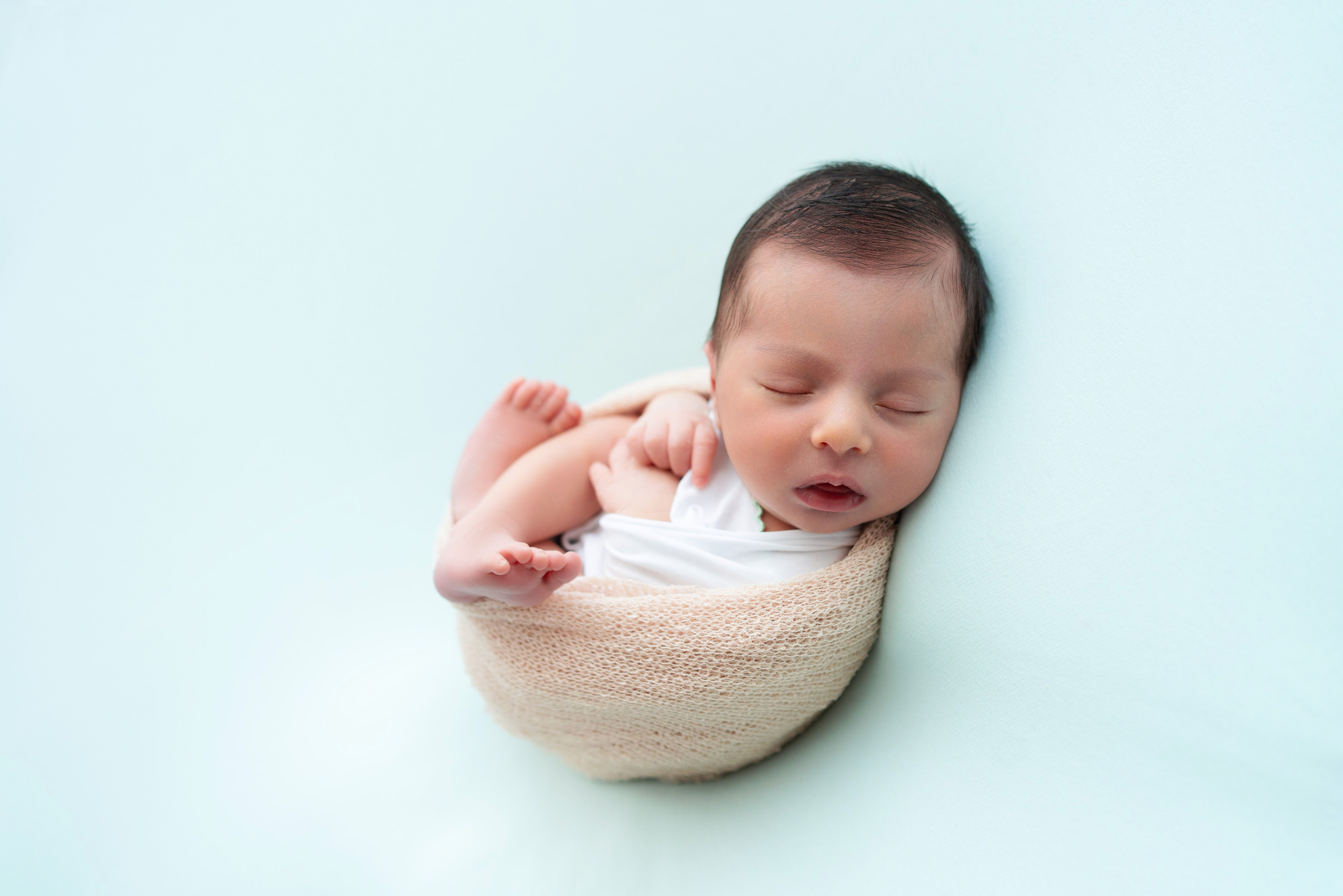 Salvatore. Neugeborenenfotografin und Retoucher in Augsburg Nastassia Schneider