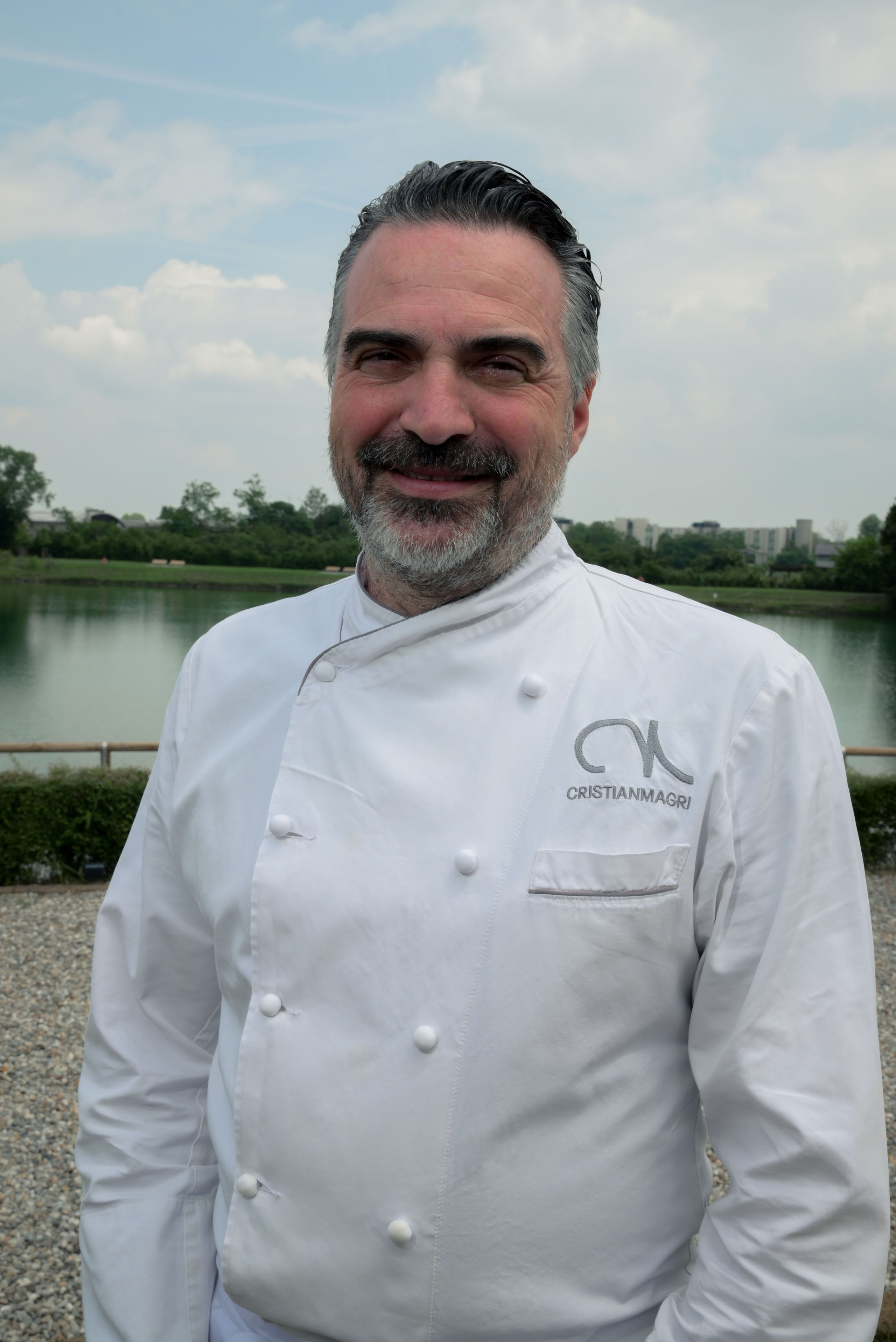 This is the right place to intimate wedding party: Italian kitchen, beautiful place with lake view