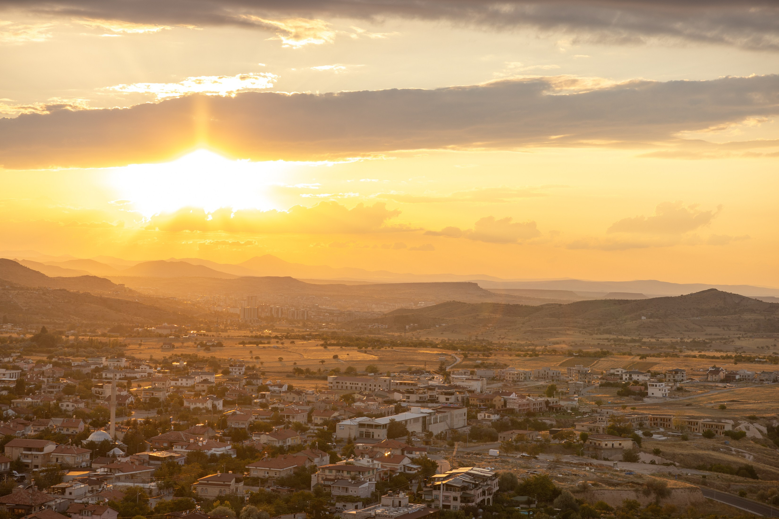 Top Must-Visit Locations in Cappadocia – Unveil the Region’s Hidden Gems. Your Guide to Cappadocia: Private Tours, Scenic Routes, Hot Air Balloon Rides, and More Adventures