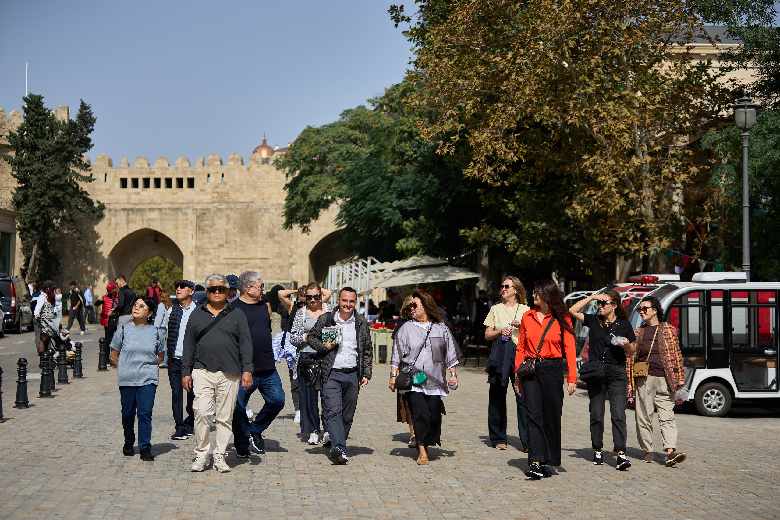 Экскурсия по Баку. День 2. Photographer in Baku Kamran Enceladus
