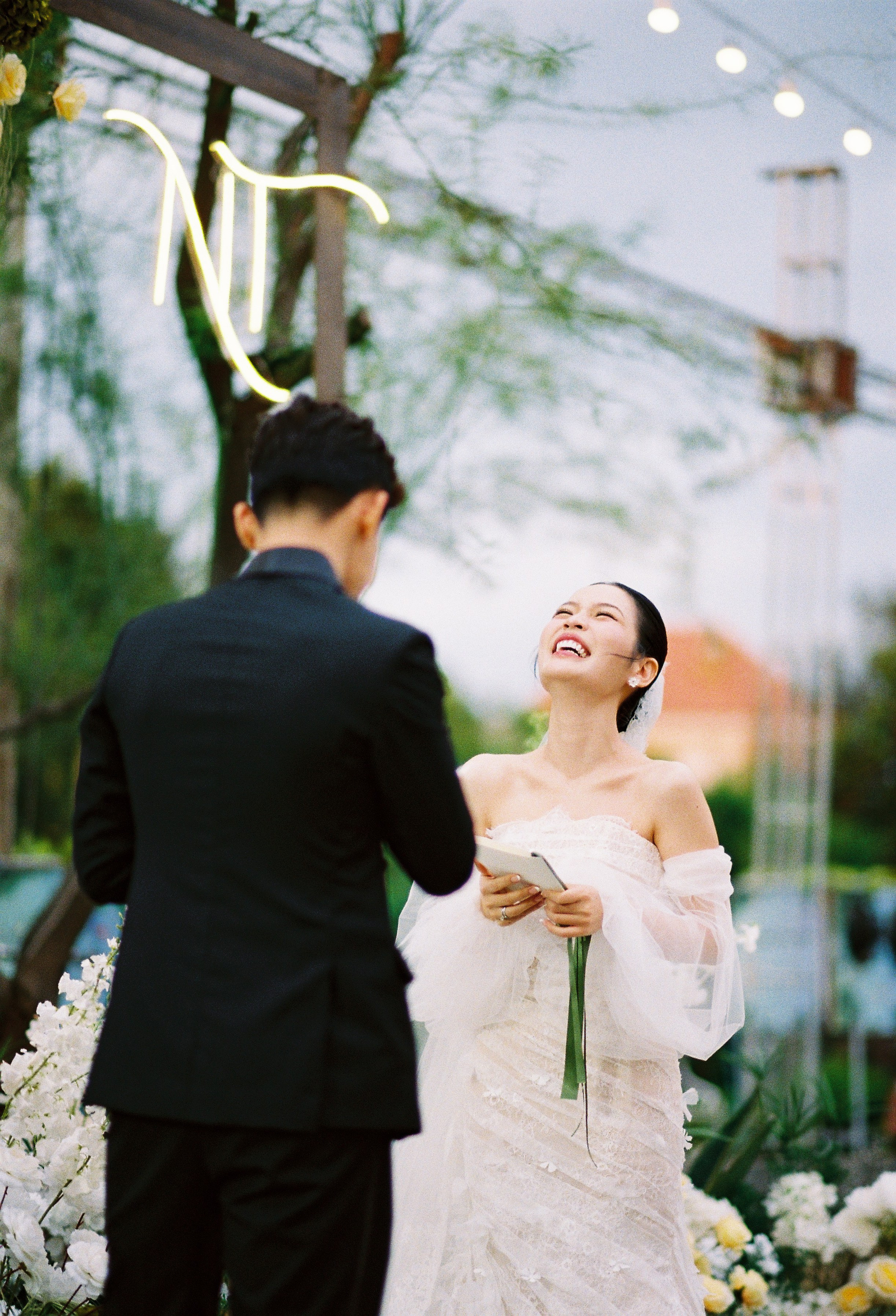 Nghĩa & Thảo. Cam Images