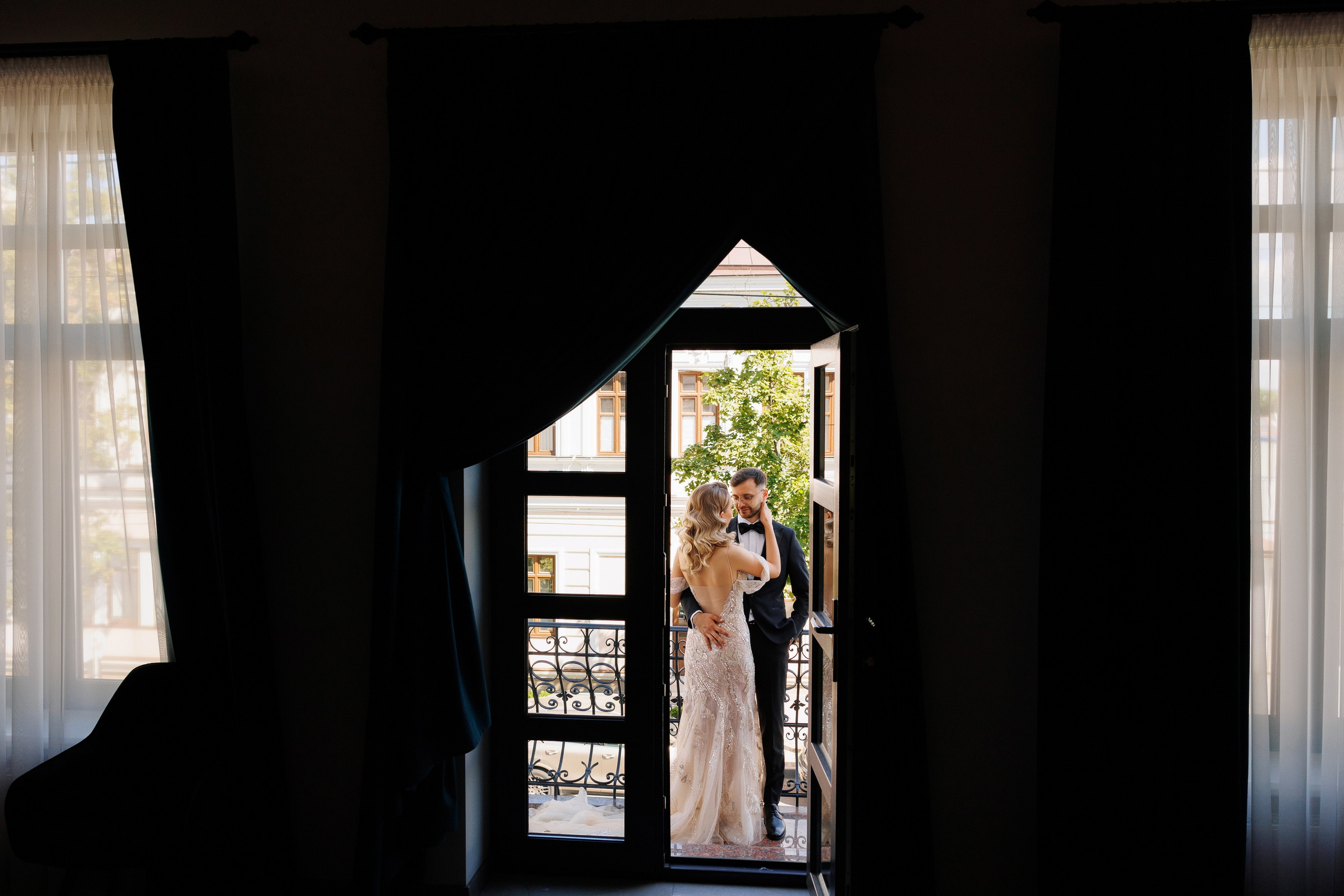 Atingerea e Dragoste. Servicii Foto Video în Chișinău și Europa ID-Brothers