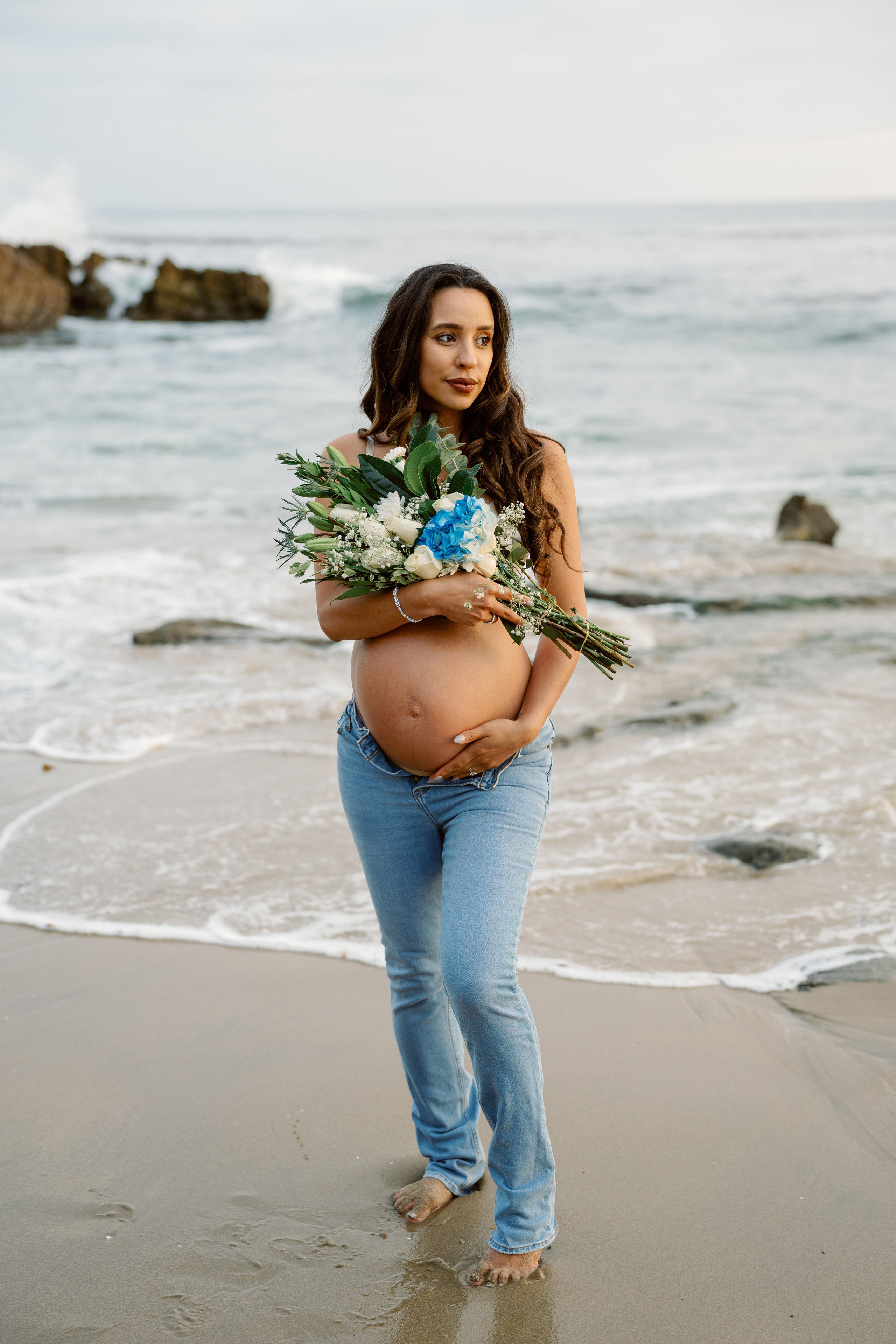 Maternity Photoshoot at Laguna Beach. Wedding Photography & Videography Team in California, Los Angeles, San Francisco, San Diego and Travel