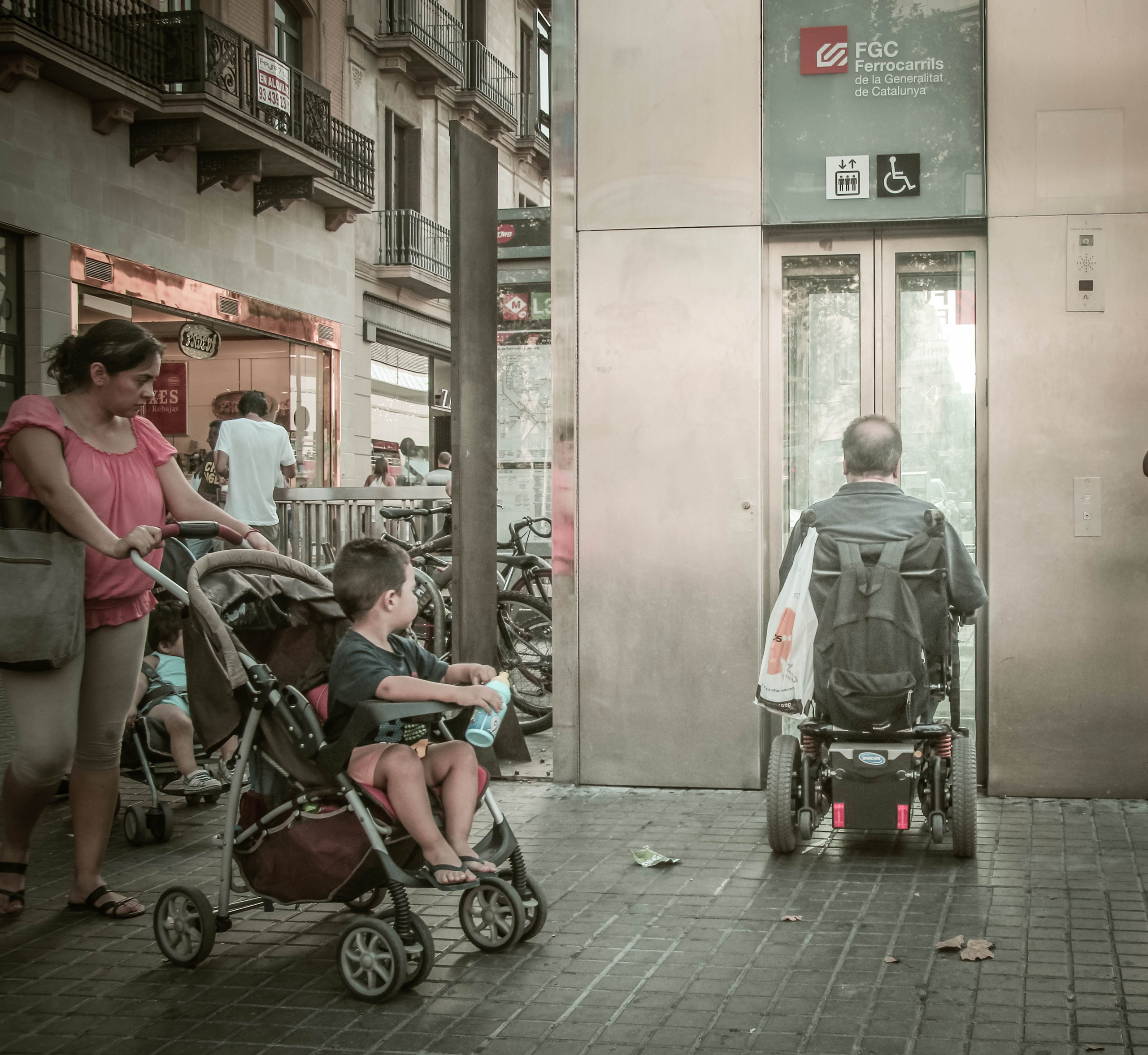 ИСПАНИЯ. Стрит-фотография, полная абсурда, идиотизма и красоты