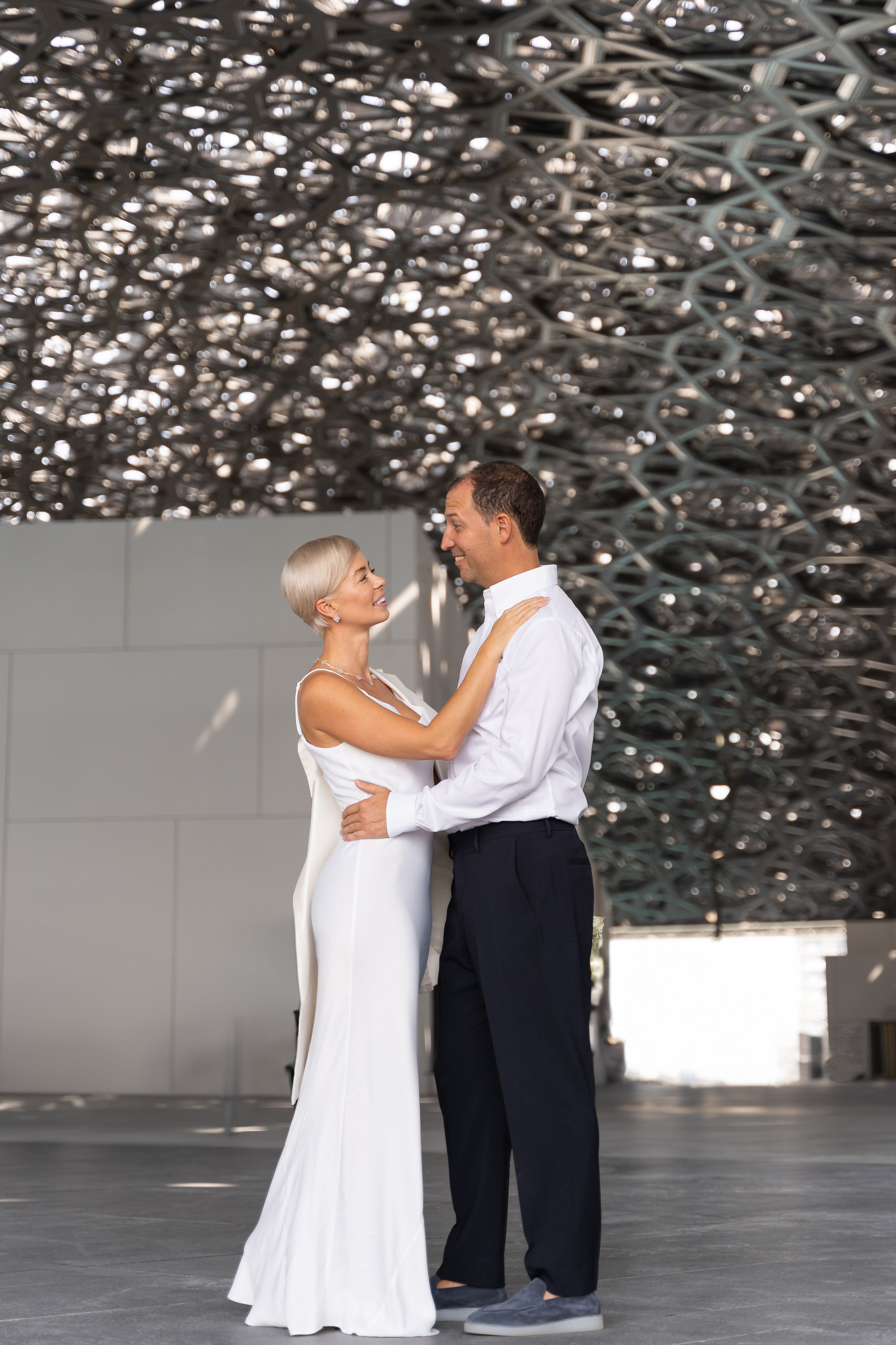 Love story Louvre Abu Dhabi. Фотограф в Абу Даби Марина