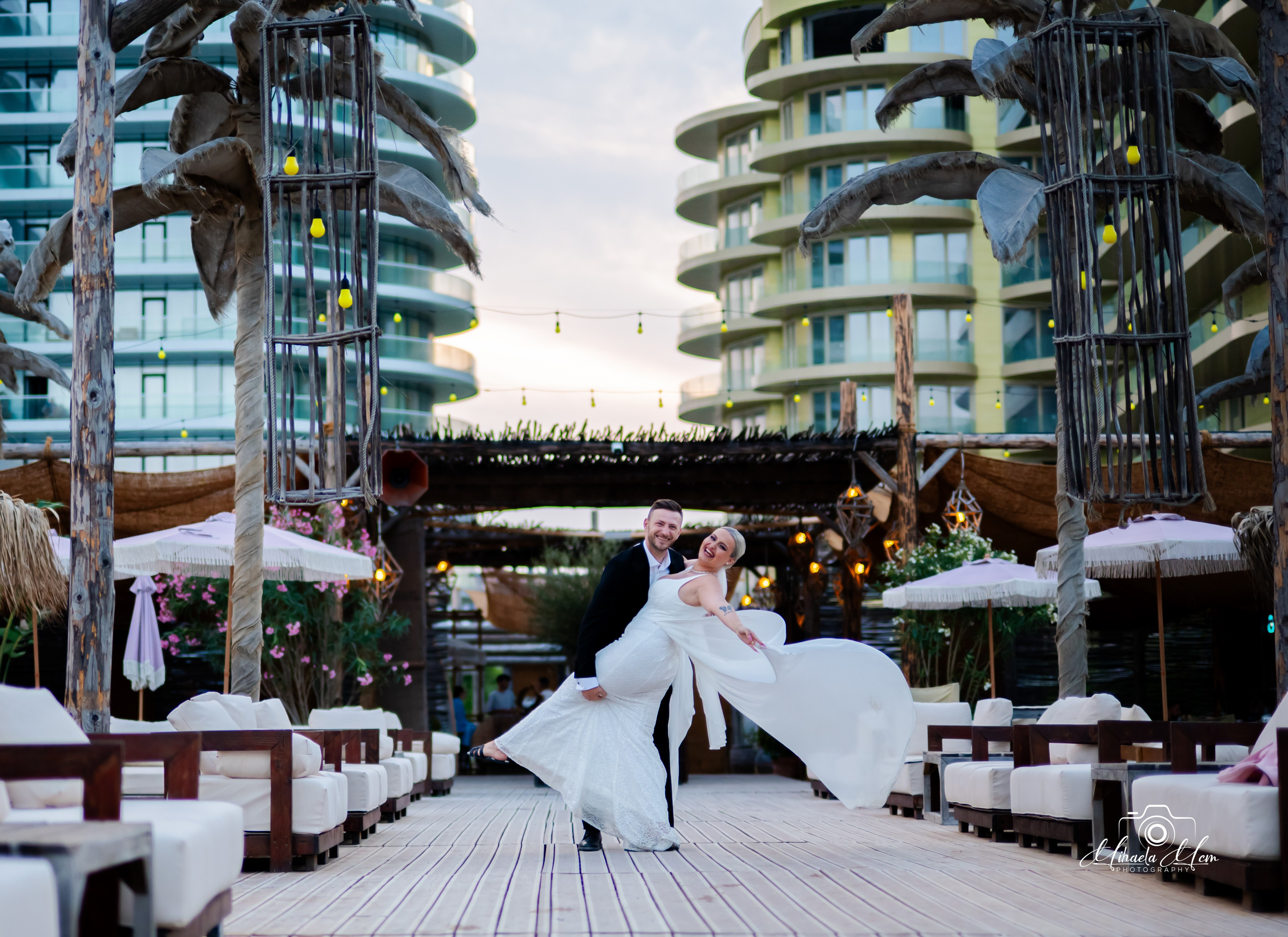 Trash the dress Andreea&Dany. Fotograf Nuntă Constanța și București – MCM Happy Studio