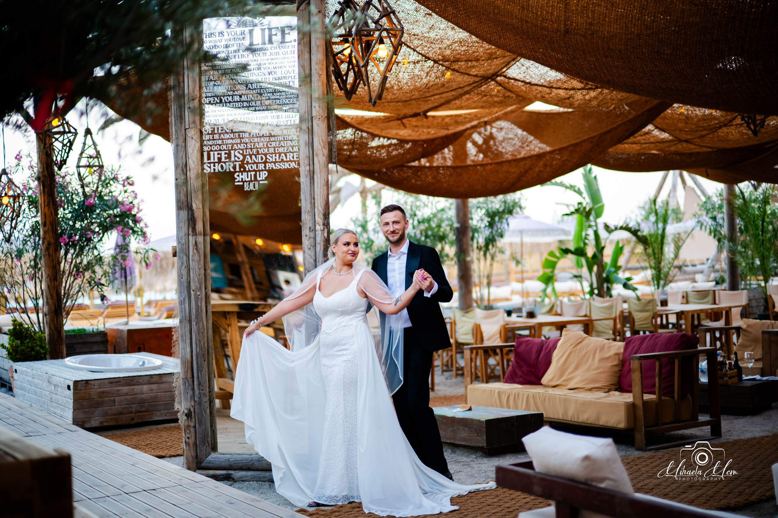 Trash the dress Andreea&Dany. Fotograf Nuntă Constanța și București – MCM Happy Studio