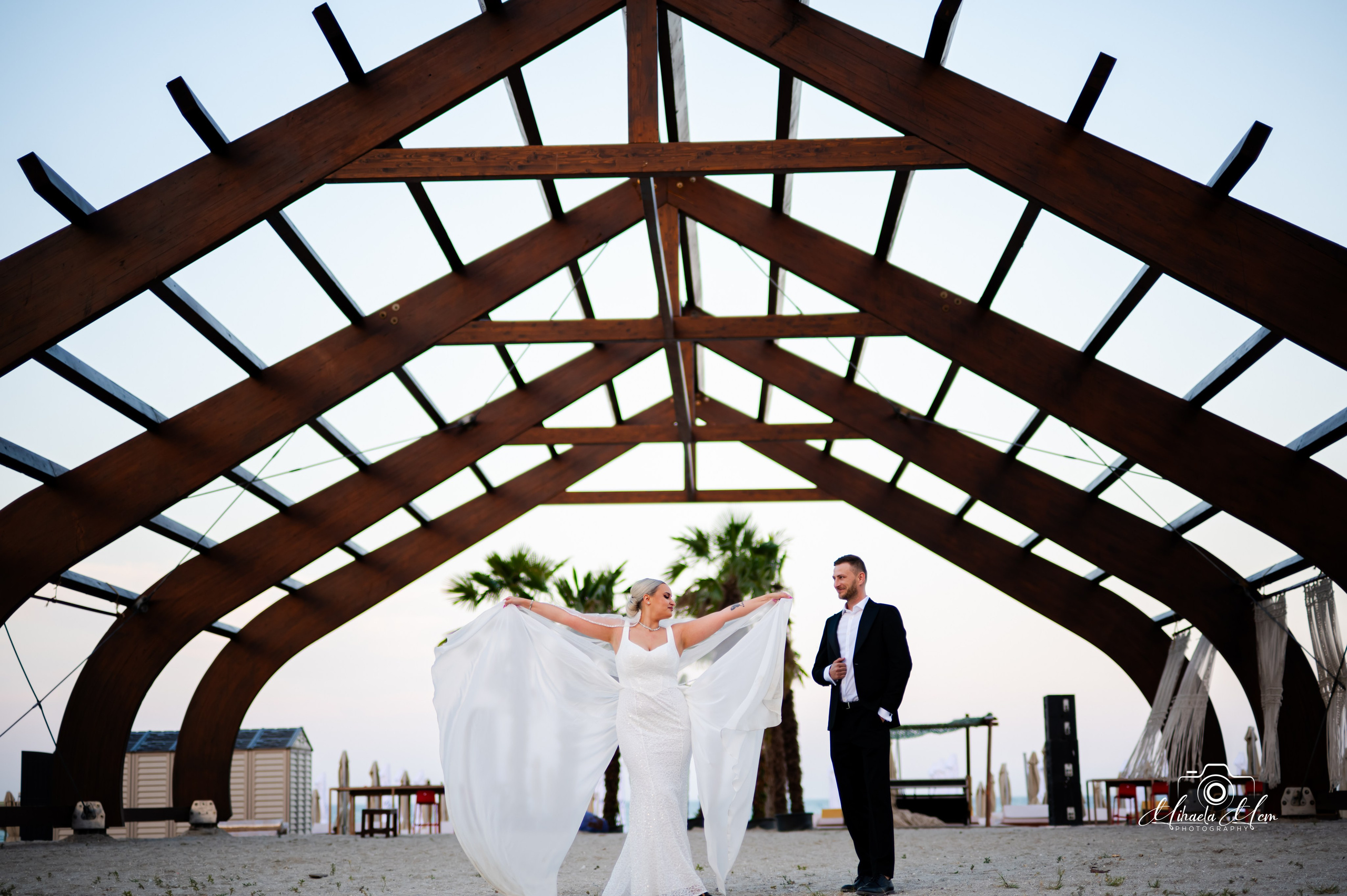 Trash the dress Andreea&Dany. Fotograf Nuntă Constanța și București – MCM Happy Studio