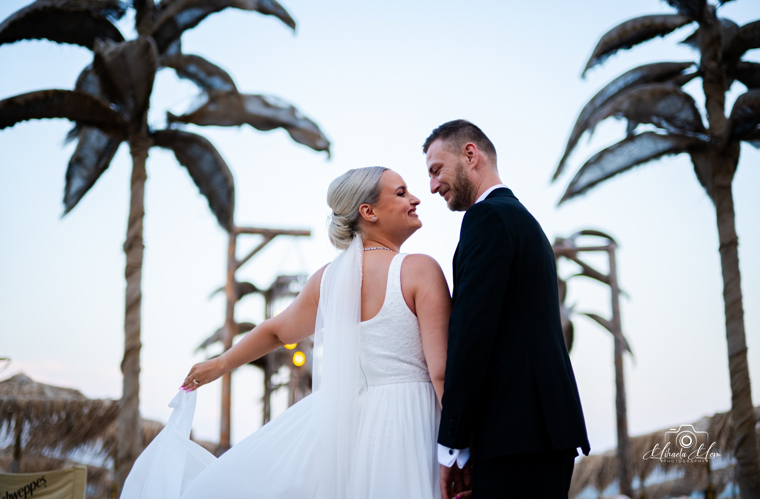 Trash the dress Andreea&Dany. Fotograf Nuntă Constanța și București – MCM Happy Studio