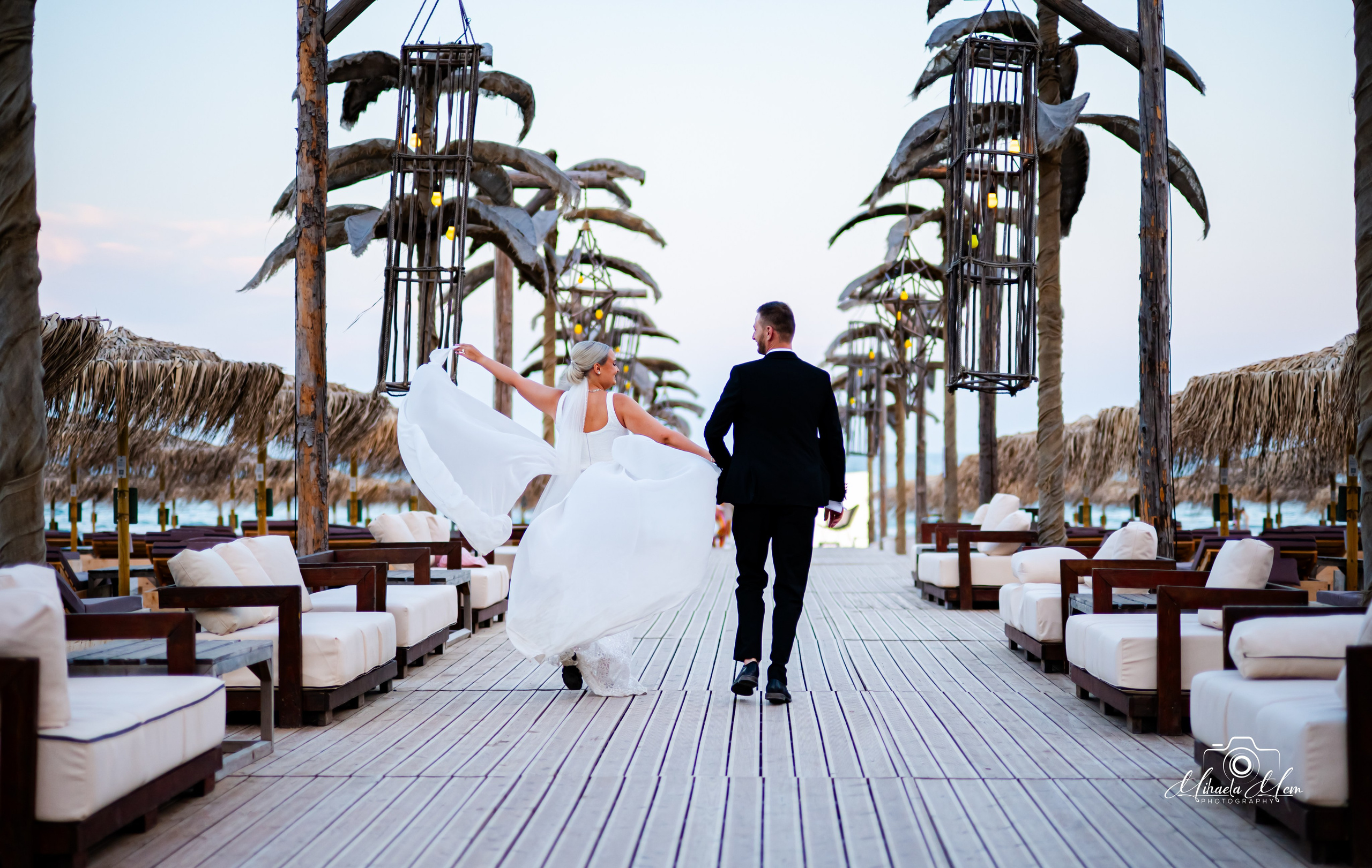 Trash the dress Andreea&Dany. Fotograf Nuntă Constanța și București – MCM Happy Studio