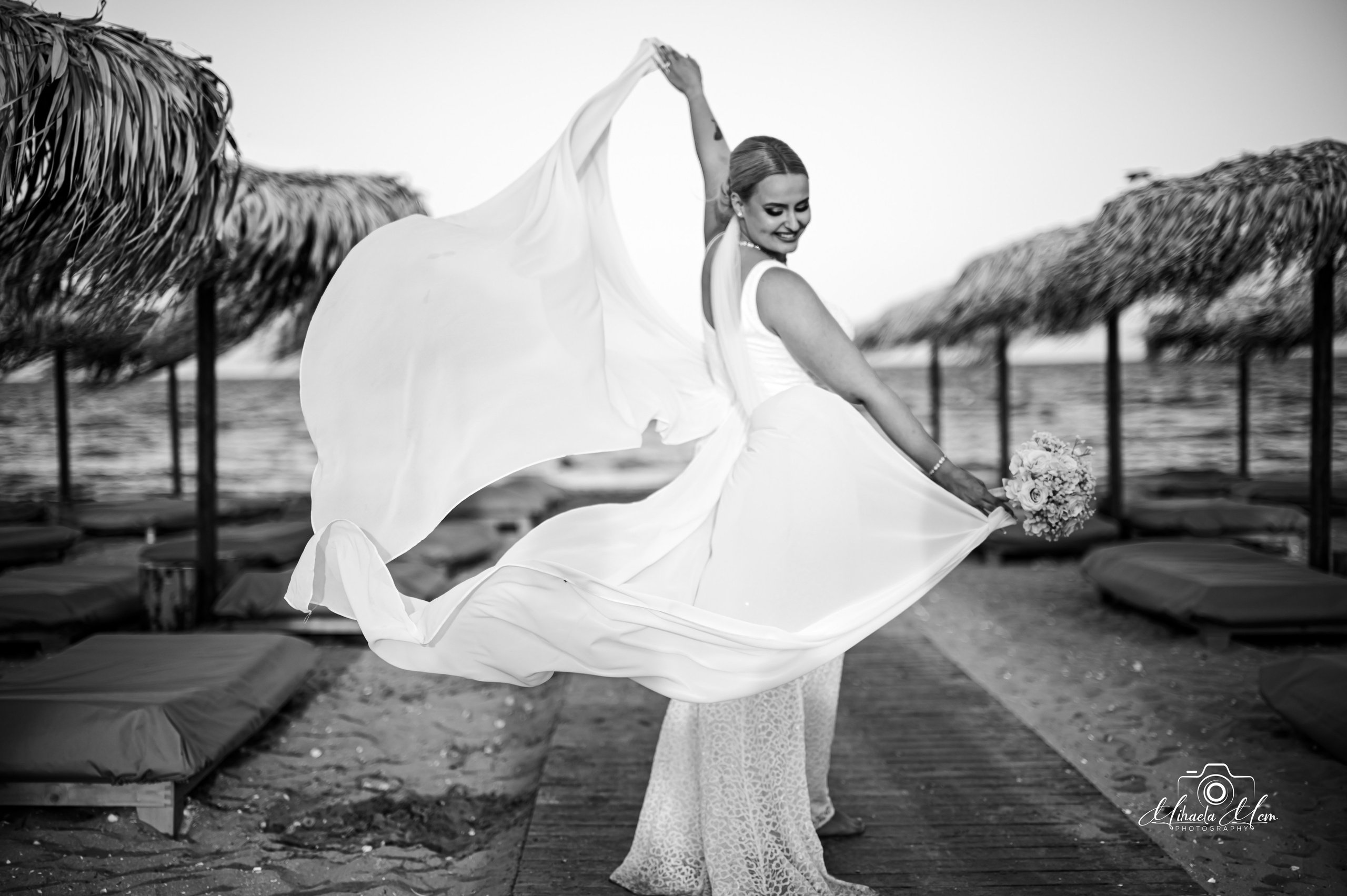 Trash the dress Andreea&Dany. Fotograf Nuntă Constanța și București – MCM Happy Studio
