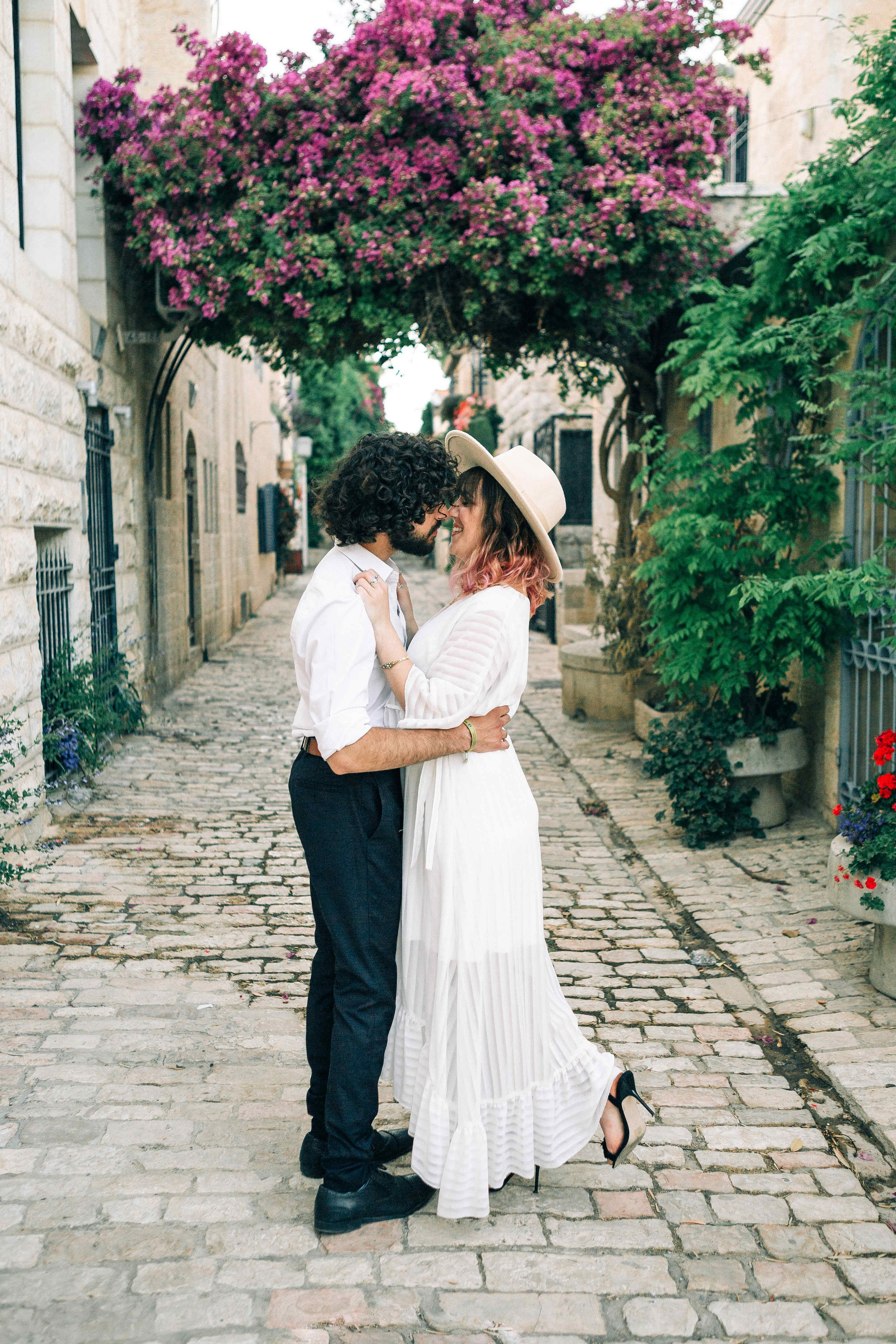 WINE AND LOVERS. PHOTOGRAPHER IN ISRAEL