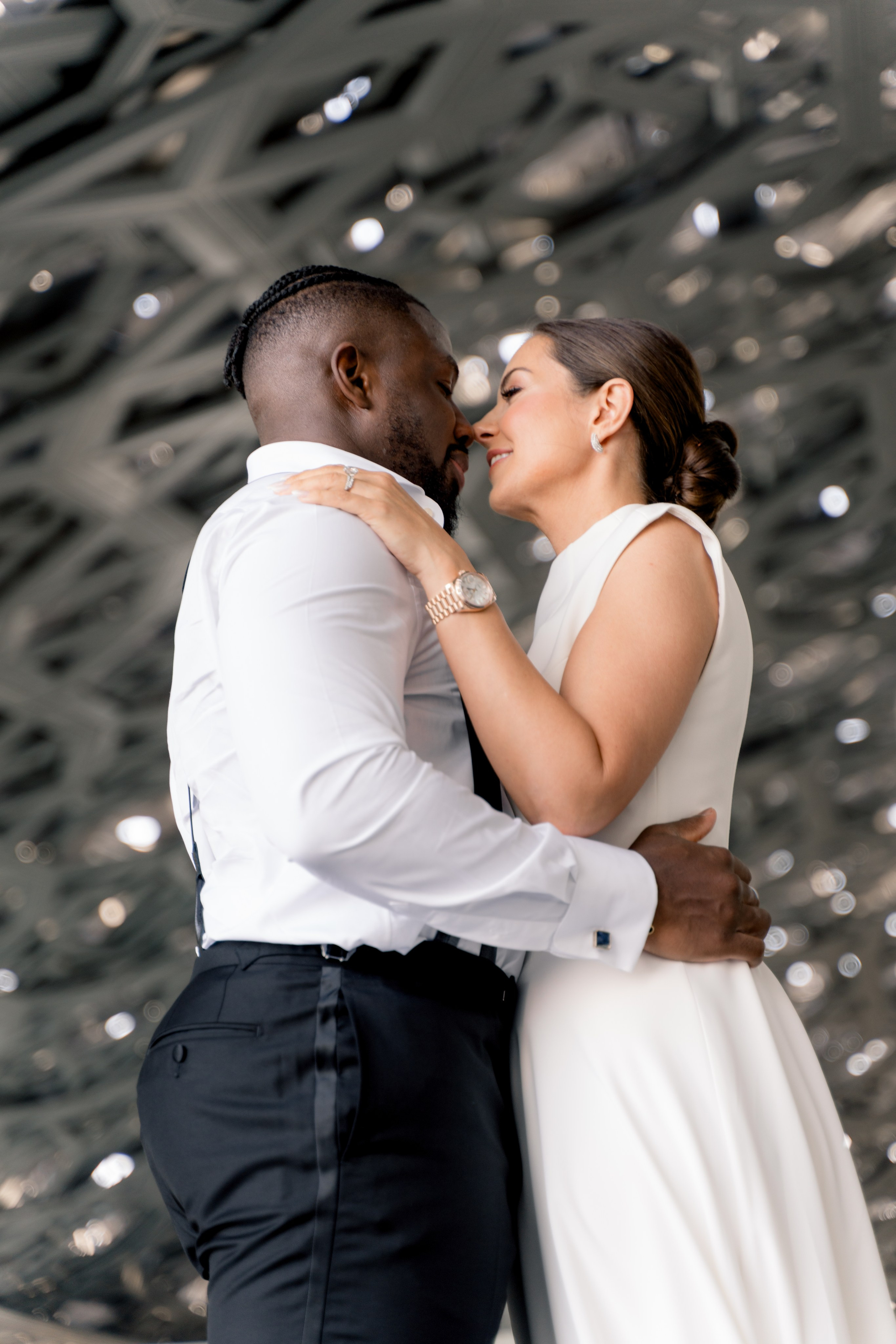 Couple photoshoot at the Louvre Abu Dhabi during sunset