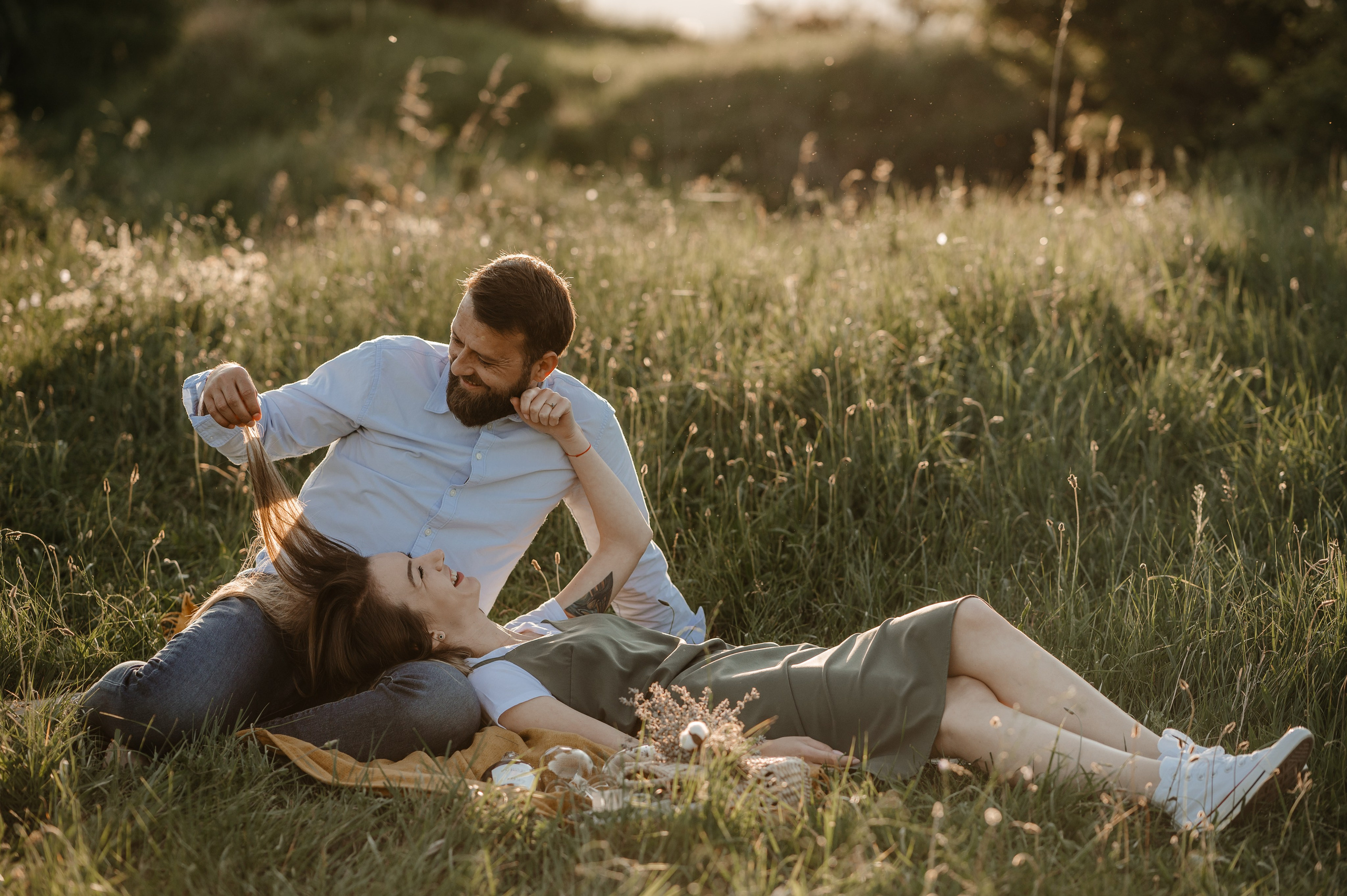 Save the date , sedinta foto la picnic, sedinta foto in natura. Proud Vision Weddings | Wedding Photography & Film — Servicii profesionale Foto Video Nunta Iasi