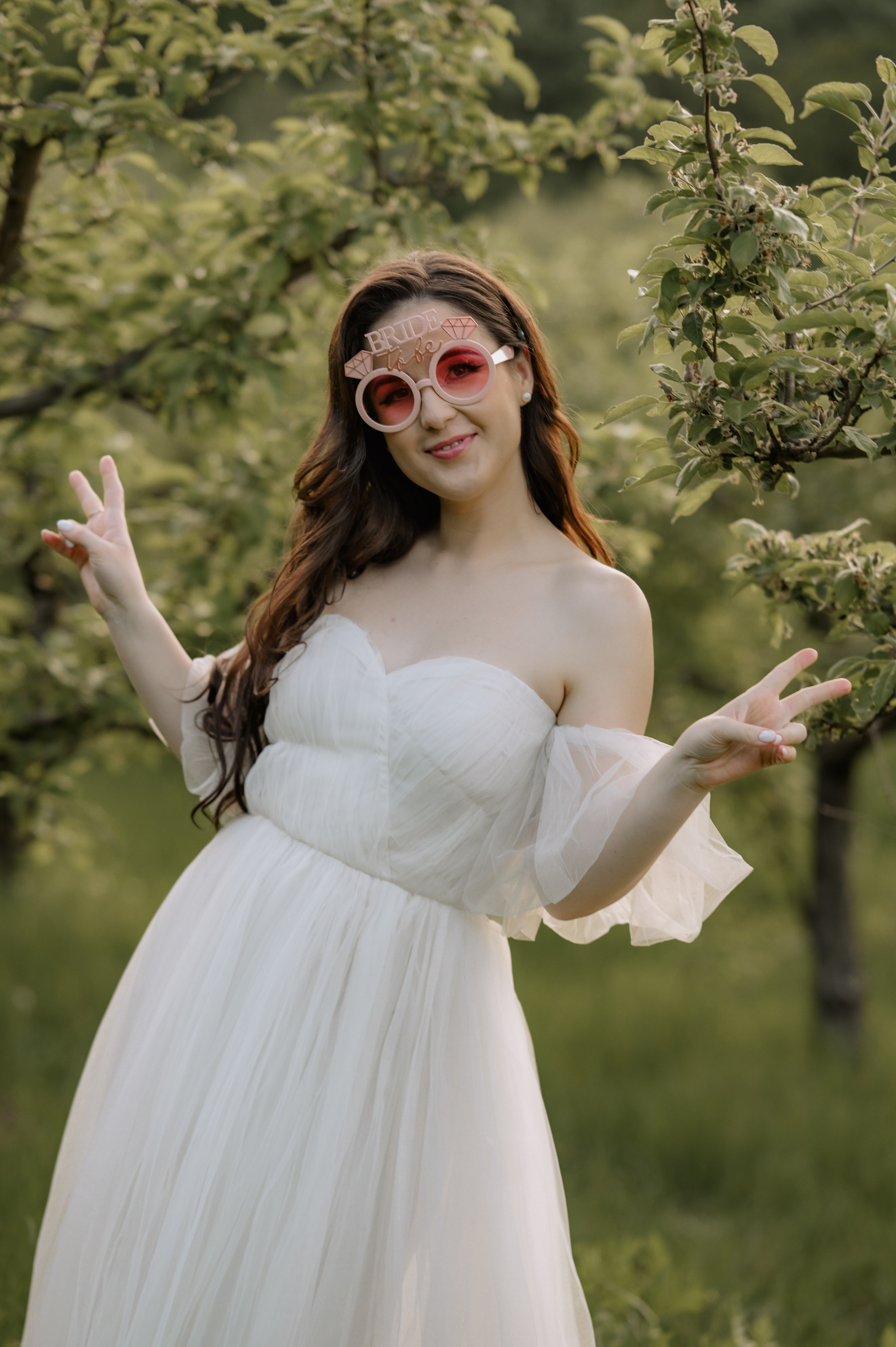 Magda + Andrei | Lovers in the garden. Proud Vision Weddings | Wedding Photography & Film — Servicii profesionale Foto Video Nunta Iasi