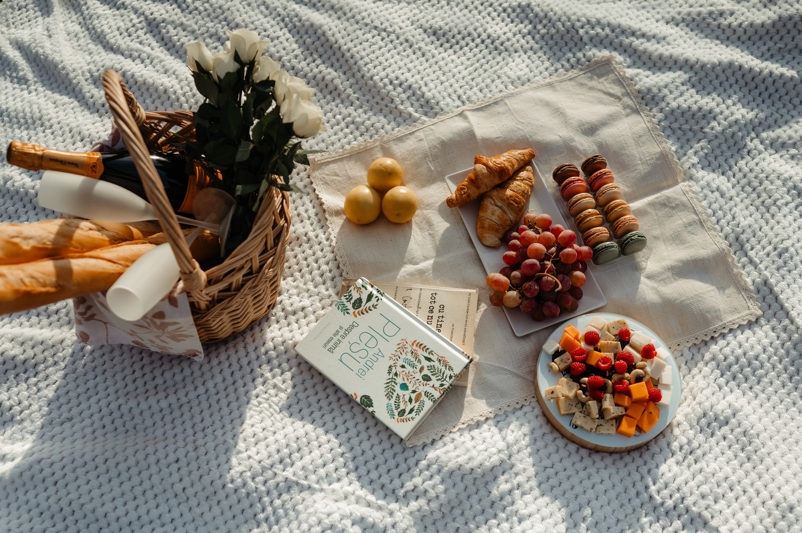 Sedinta foto save the date la apus. Proud Vision Weddings | Wedding Photography & Film — Servicii profesionale Foto Video Nunta Iasi