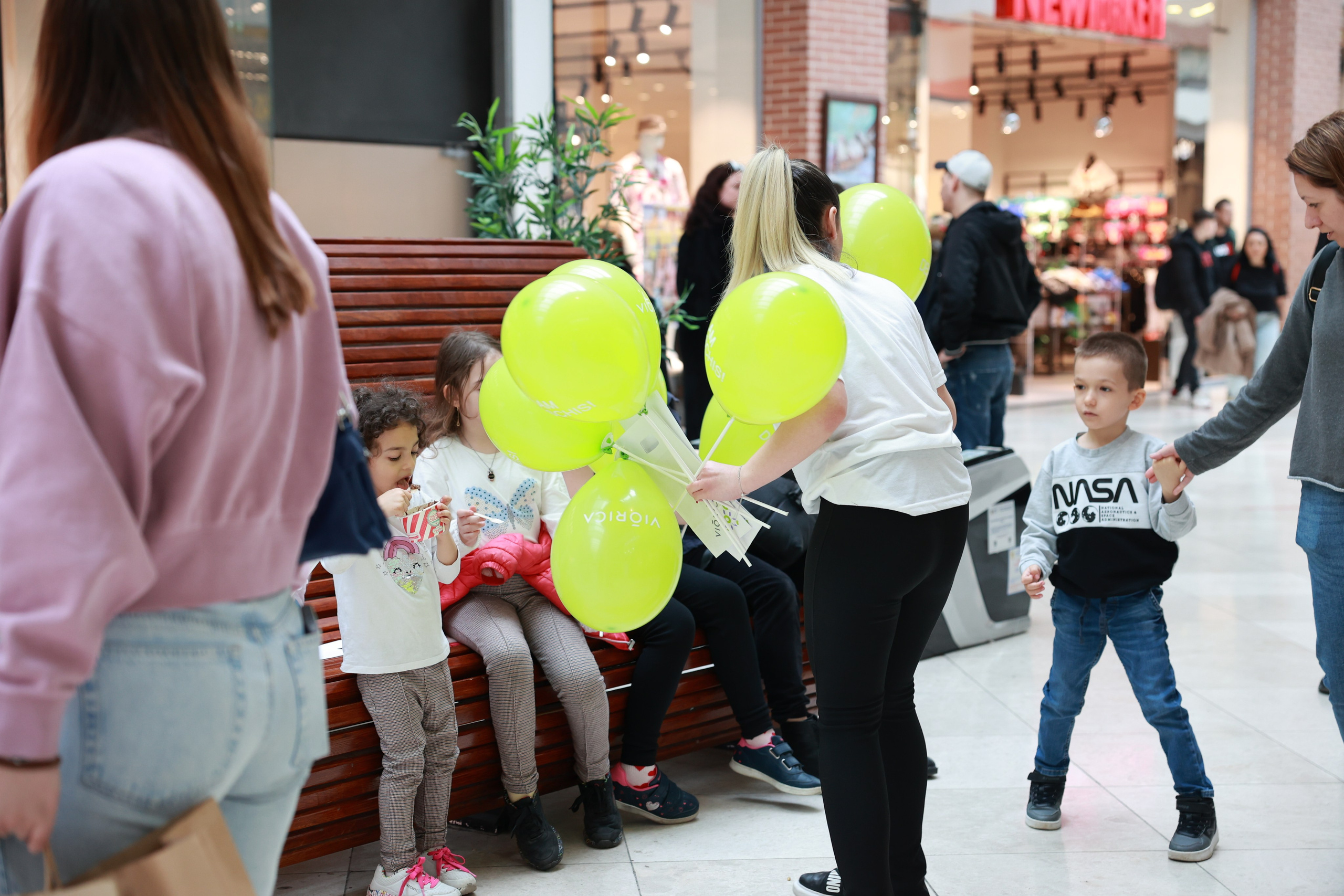 Fotografii deschidere magazin Viorica. MDimaFotoStudio. Fotograf de nuntă, evenimente private și de familie