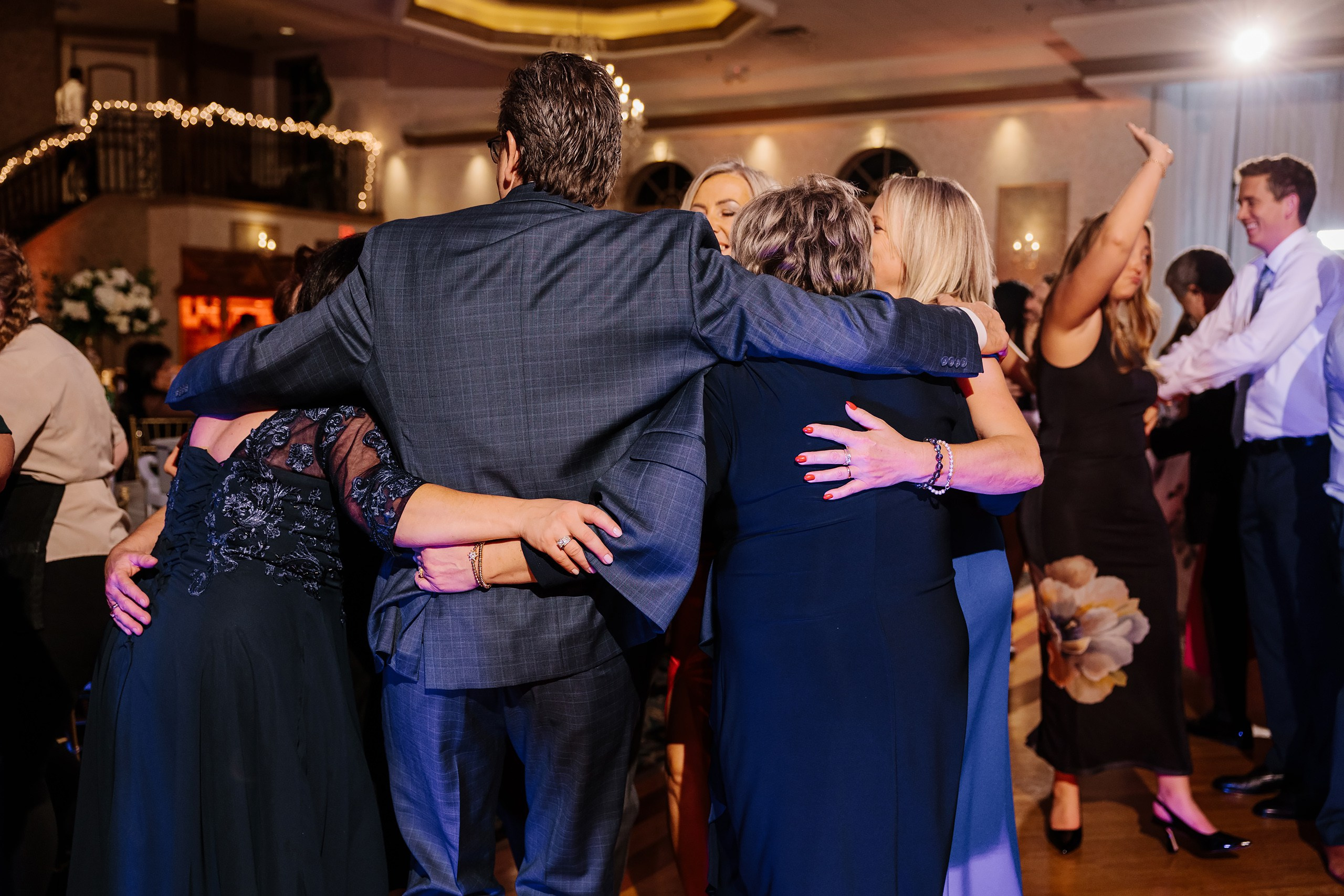 05.10.2024 Wedding. Wedding family event photographer in Chicago Nick Yushevich