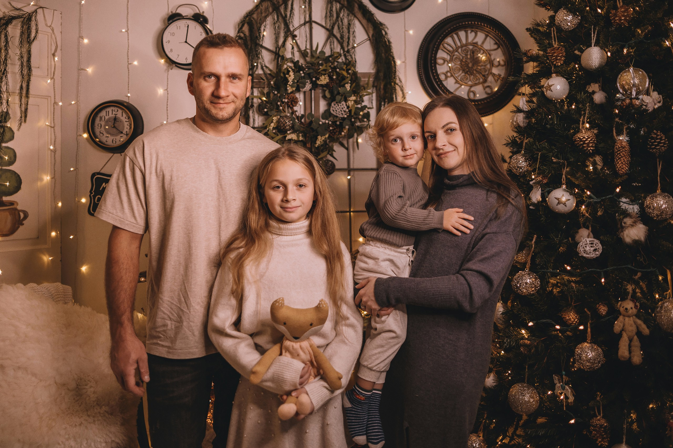 11.15.2025 Christmas Photoshoot. Wedding family event photographer in Chicago Nick Yushevich