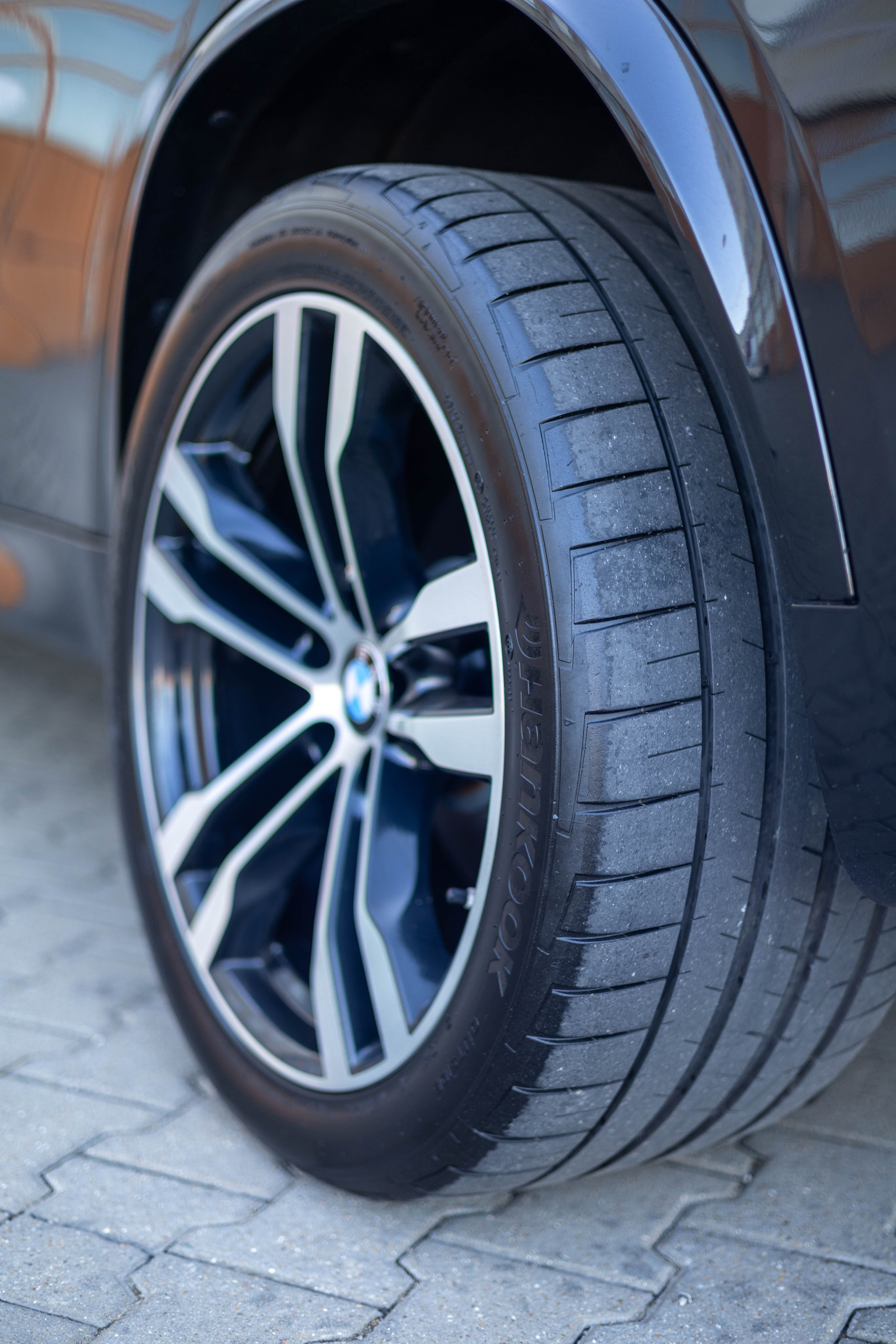 Фотосессия колес и дисков для презентации авто