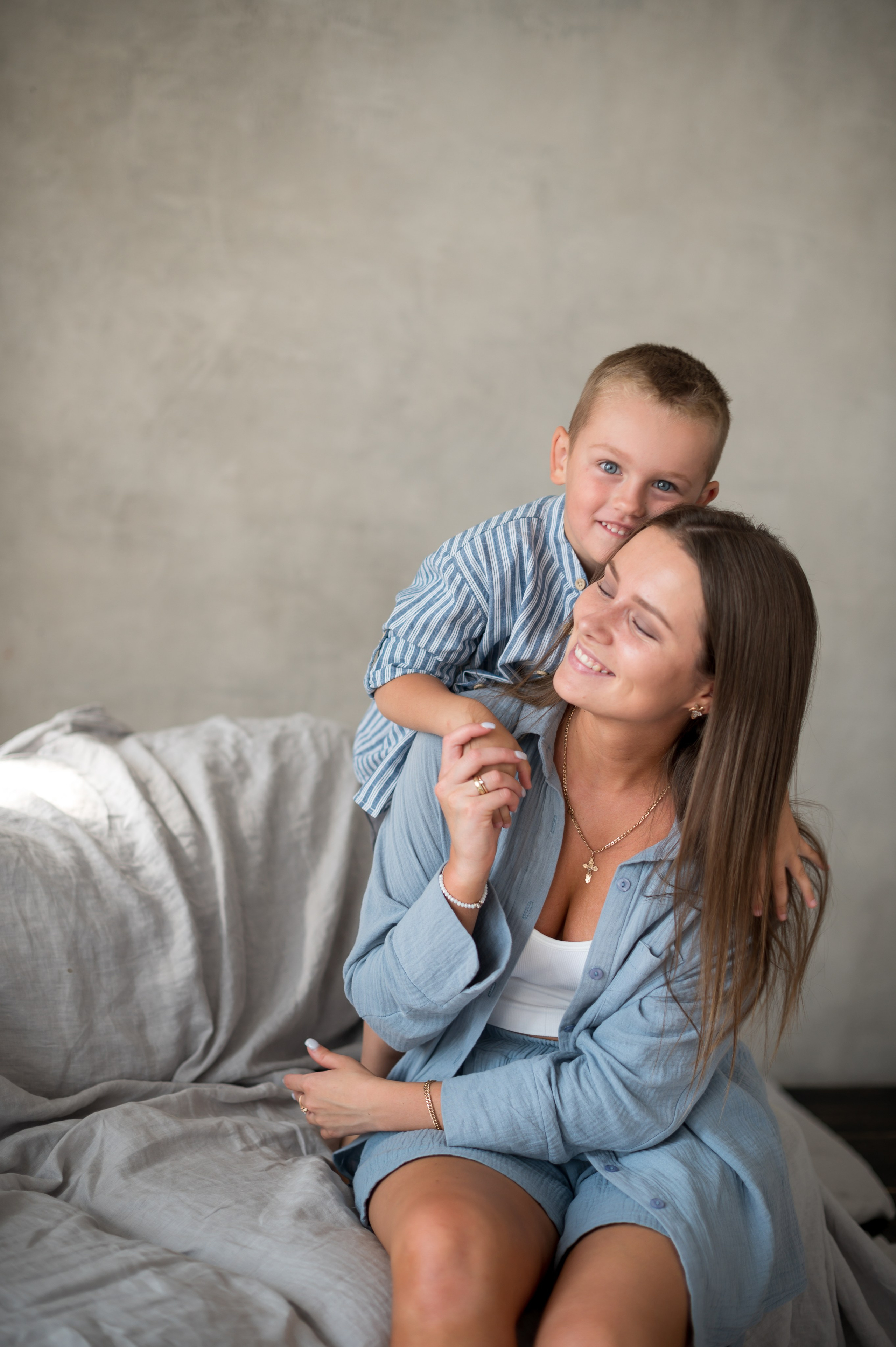 Семейная фотосессия в студии. Семейный и детский фотограф в Минске Надежда Савицкая