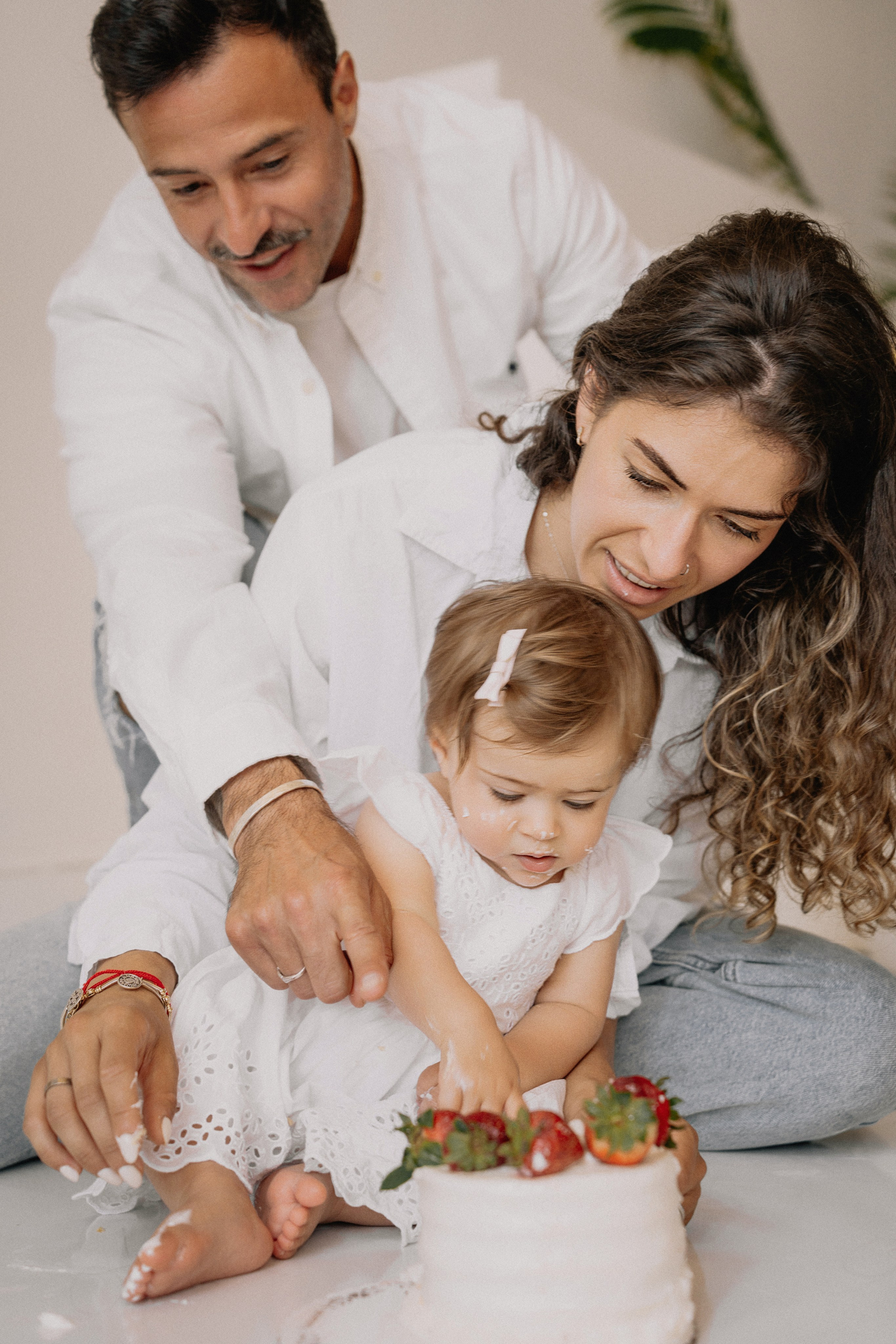 First Birthday Studio Photography – A Milestone Celebration. Alisa Tant — Family and newborn photographer Bucks County, Montgomery county, Philadelphia, NJ