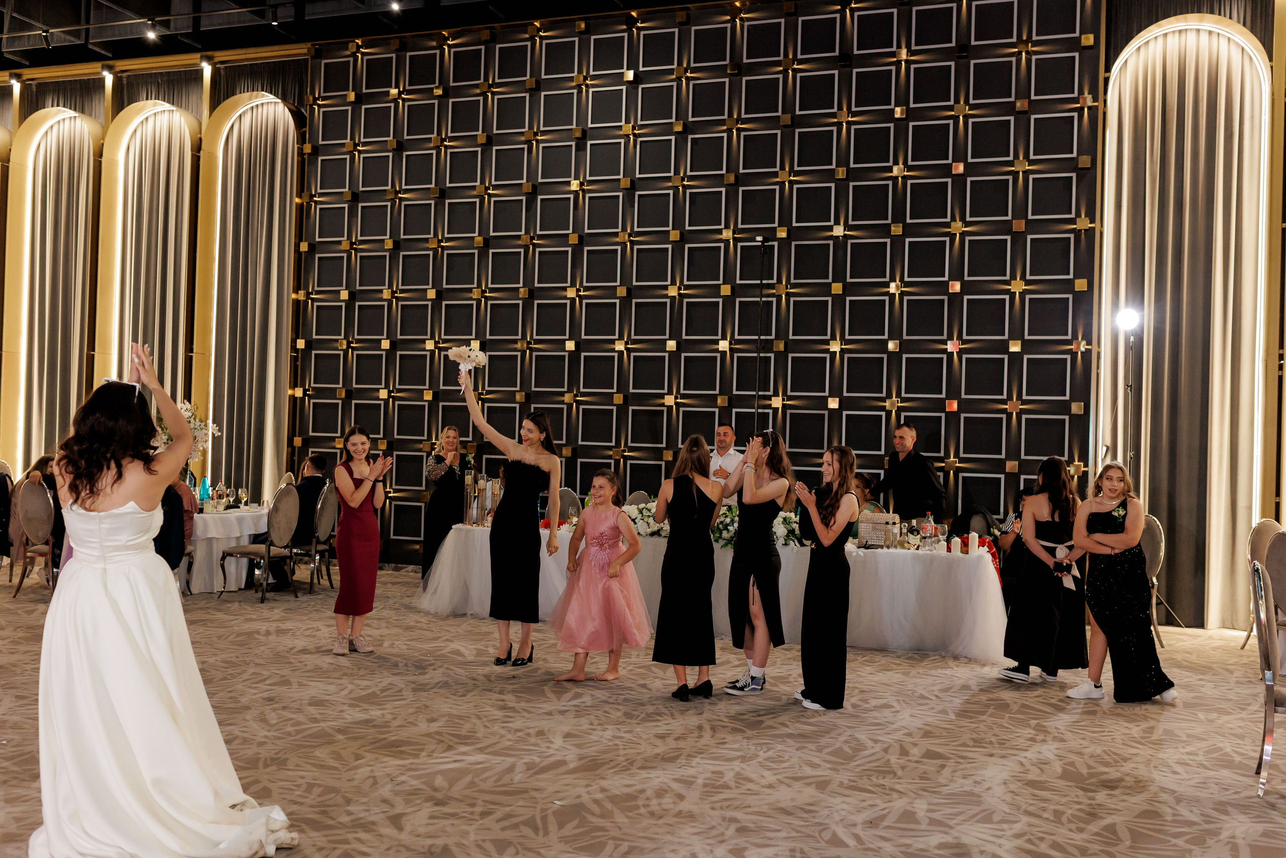 Nunta Nicoleta & Răzvan | Fotografie & Videografie Profesională. Servicii foto-video profesionale, pentru momente de neuitat