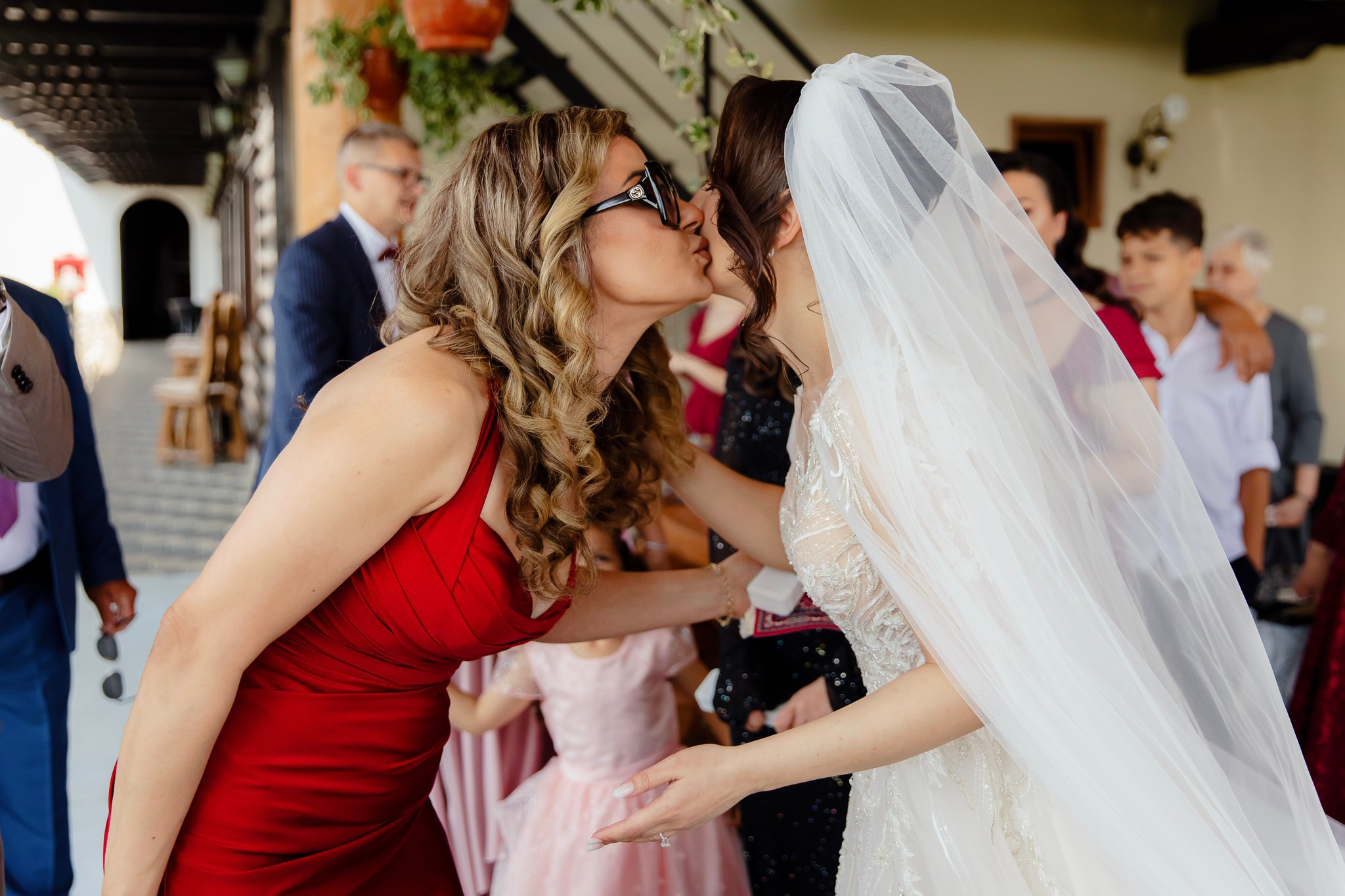 Ioana & Ionuț | Nuntă de poveste la Păstrăvăria Poiana din Mălini județul Suceava. Servicii foto-video profesionale, pentru momente de neuitat