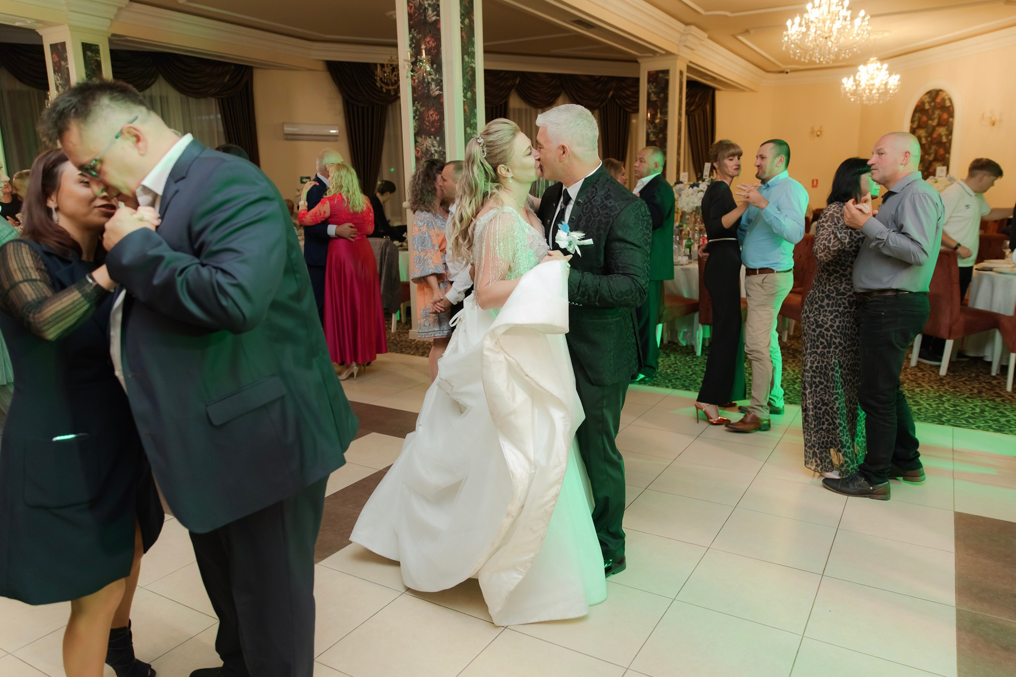 Mihai & Oana. Servicii foto-video profesionale, pentru momente de neuitat