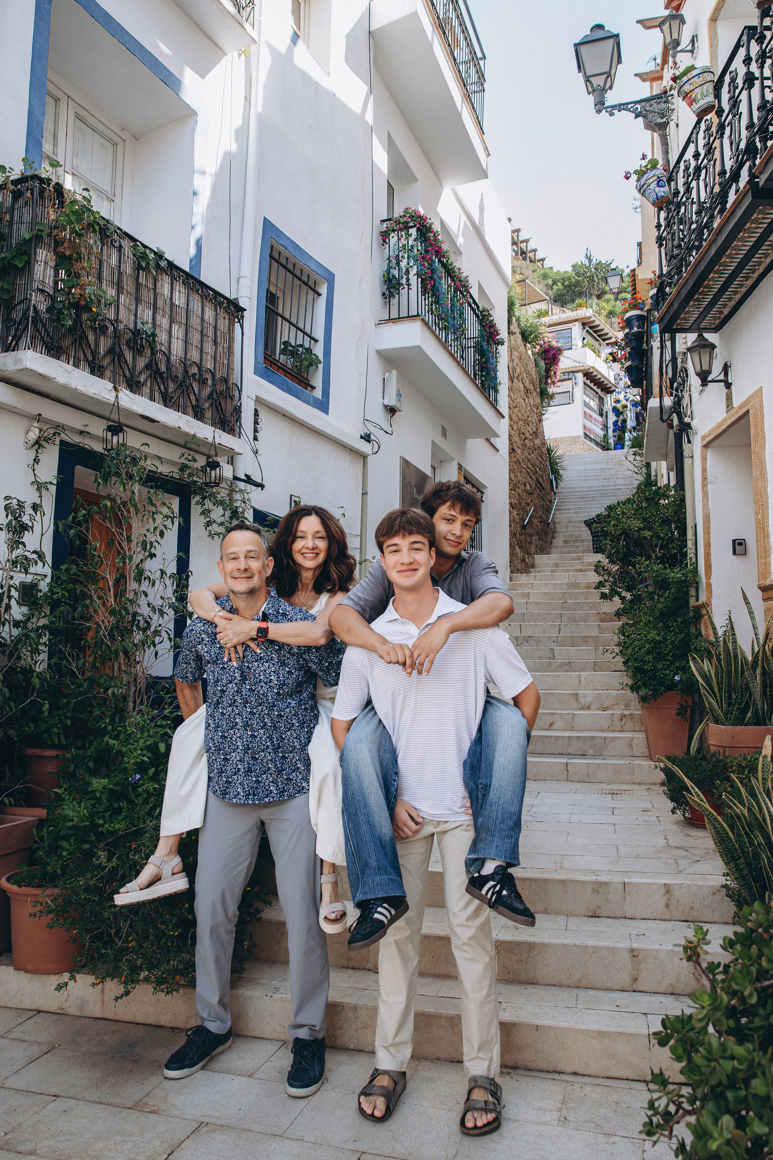Fotografía Familiar por Julia Gnatenko | Sesiones de Fotos en Valencia, Alicante, Barcelona, España. Julia Gnatenko — Fotógrafa en Valencia, Alicante, Barcelona, España y Europa
