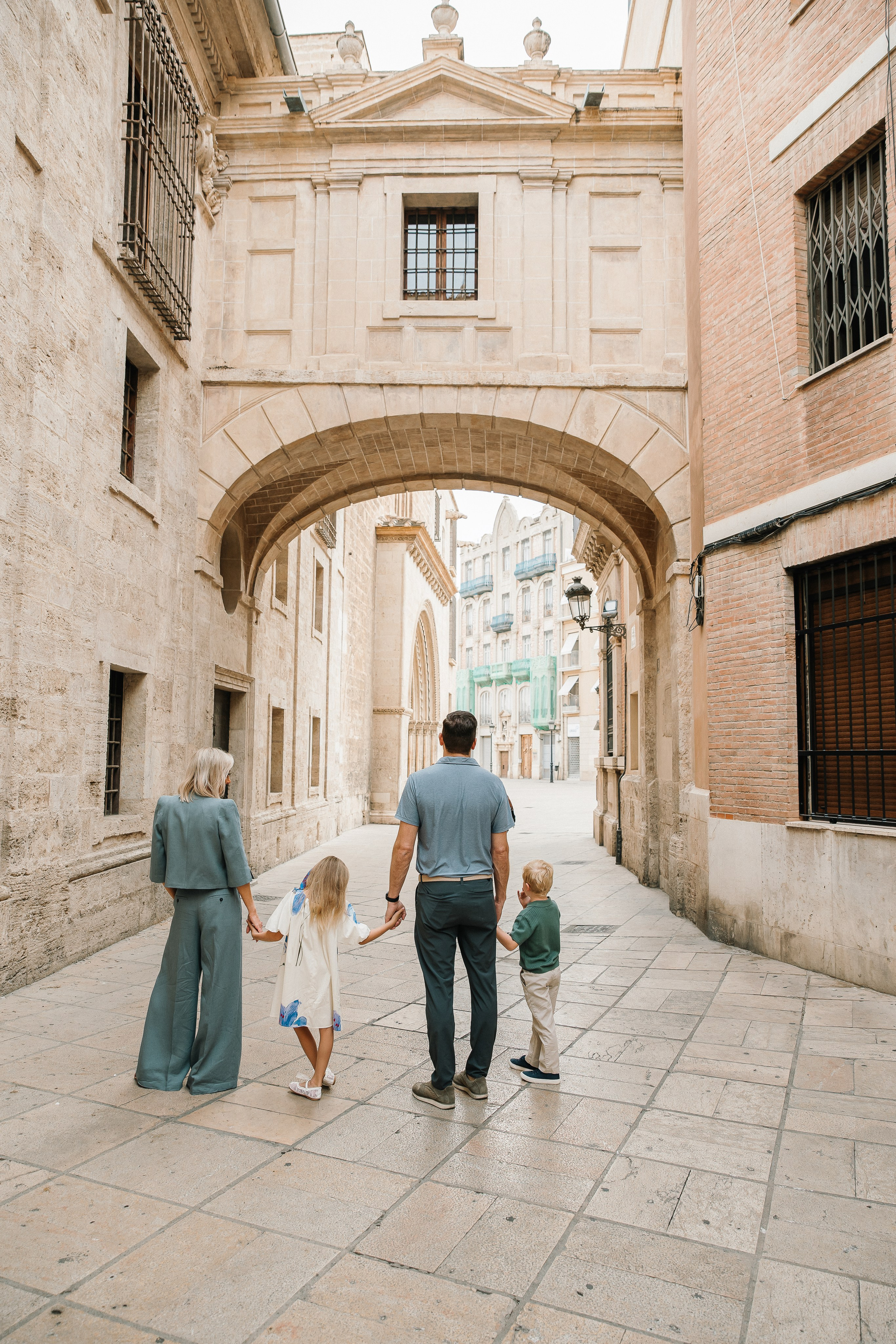 Fotografía Familiar por Julia Gnatenko | Sesiones de Fotos en Valencia, Alicante, Barcelona, España. Julia Gnatenko — Fotógrafa en Valencia, Alicante, Barcelona, España y Europa
