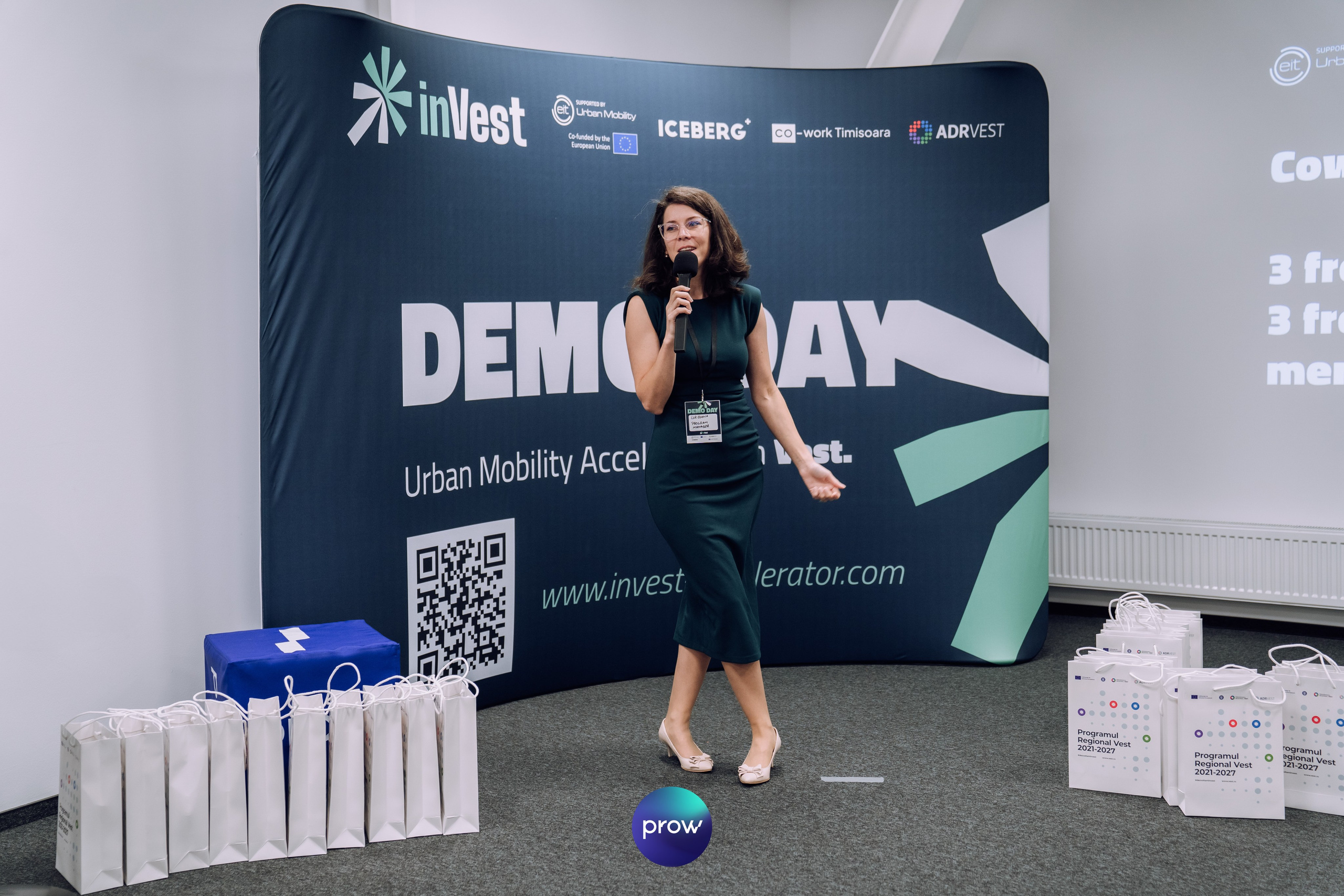 InVest DemoDay @ Cowork. Cozac Cristian Photographer