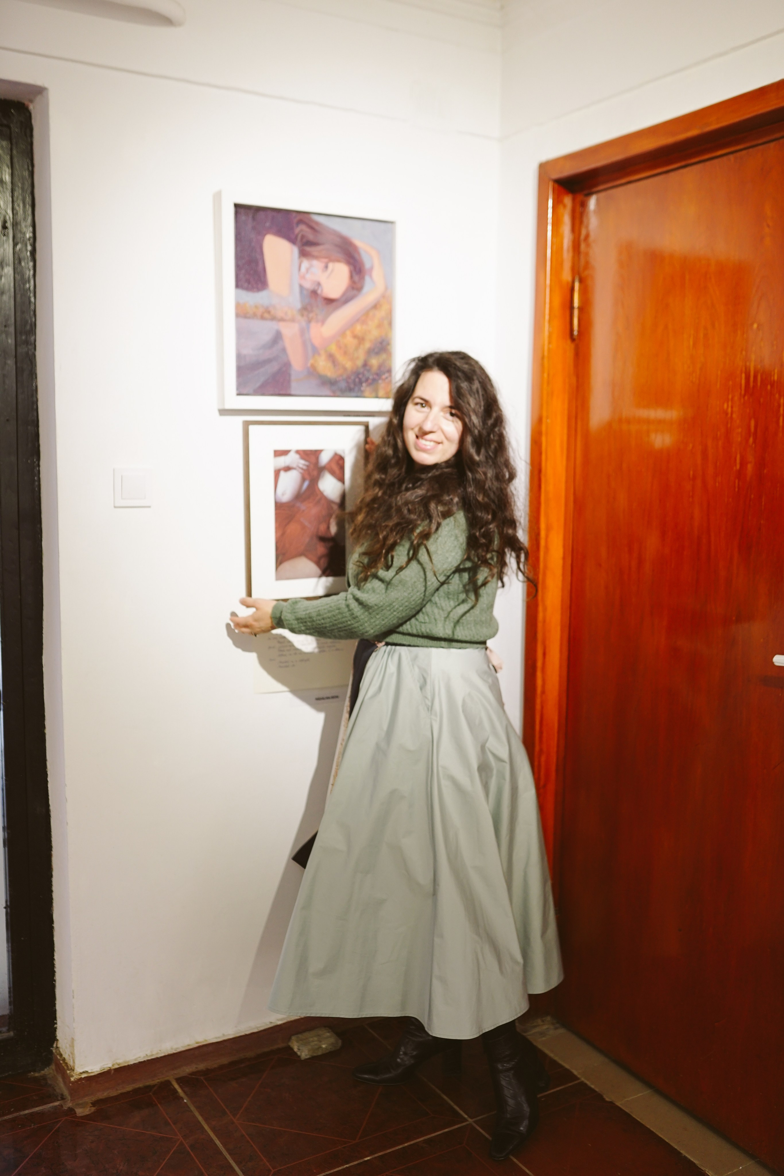 Expoziție Foto Maternitate Brașov | Mădălina Beda. Madalina Beda- Artist vizual, fotograf, doula la nastere, consultant babywearing Brasov si in toata tara