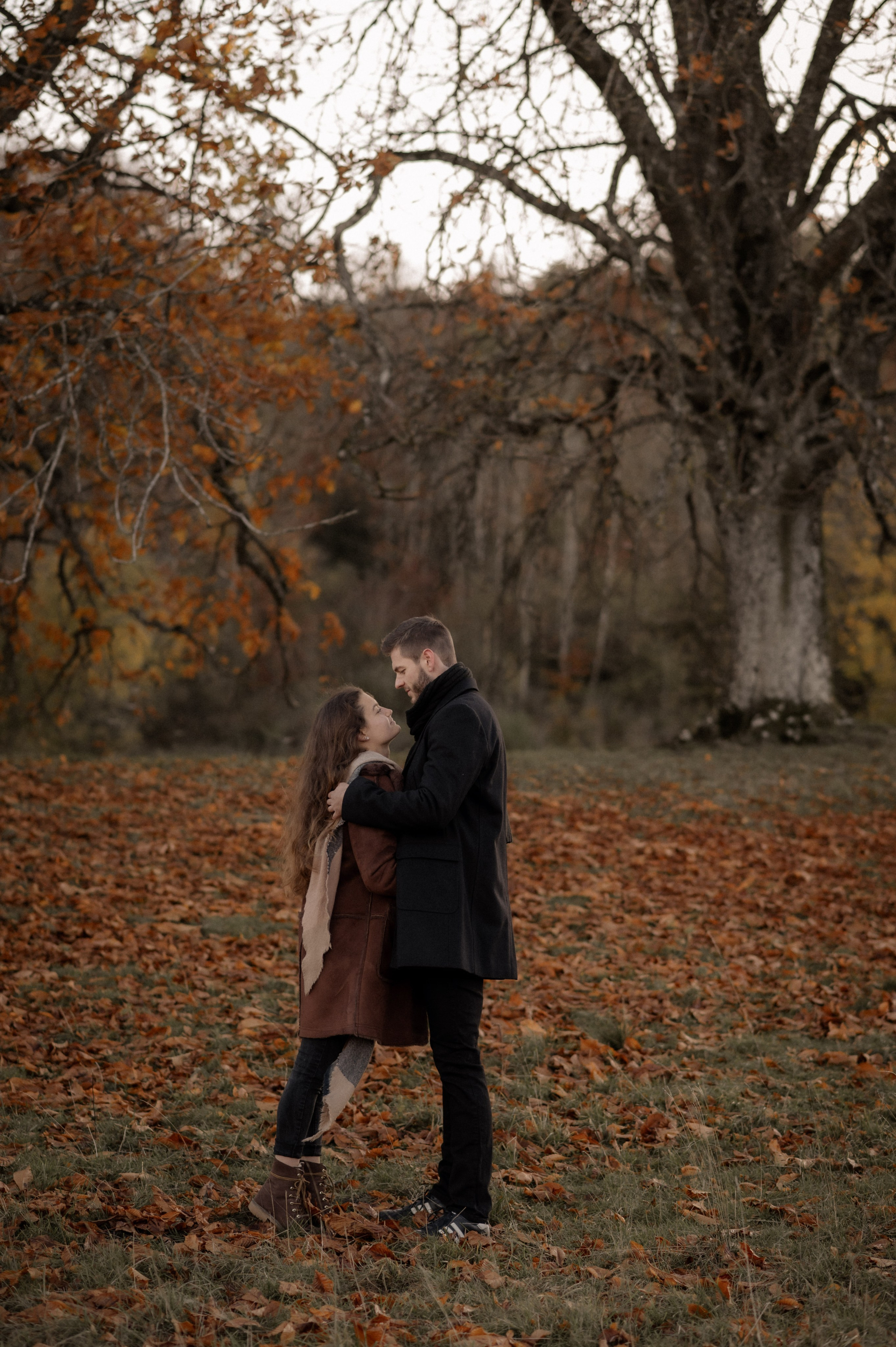 Wenn der Wind flüstert | Paarshooting am Gelben Berg. Photographer in Nuremberg Irina Mehnert from Ansbach