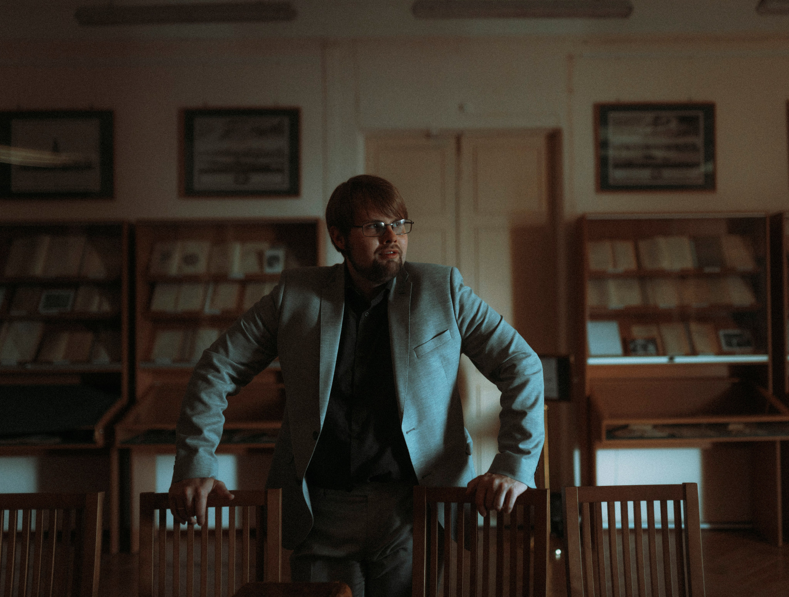 ЛИКИ НАУКИ. Стрит-фотография, полная абсурда, идиотизма и красоты