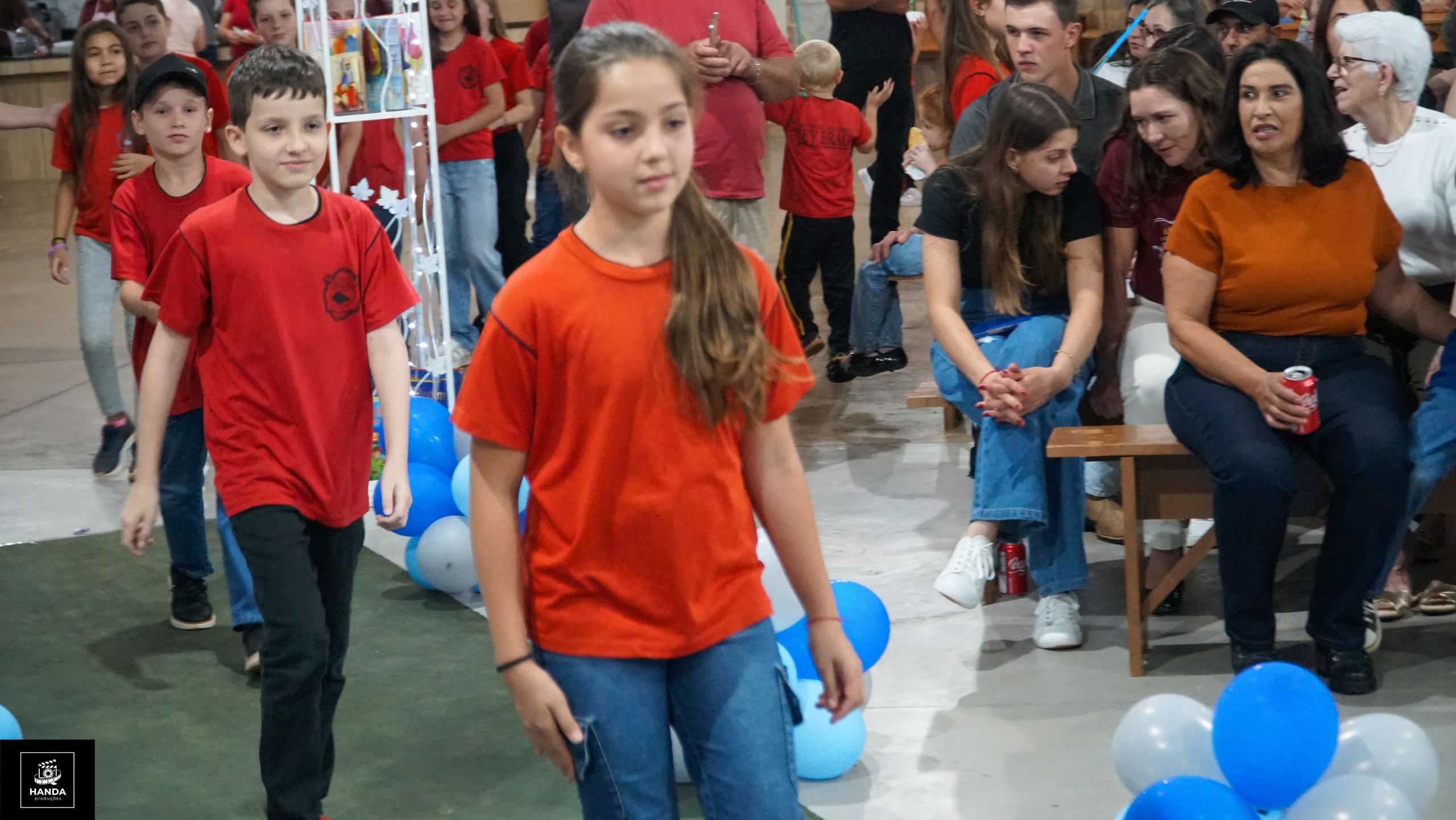 Noite autógrafos colégio Aurélio Buarque de Holanda. Handa Produções