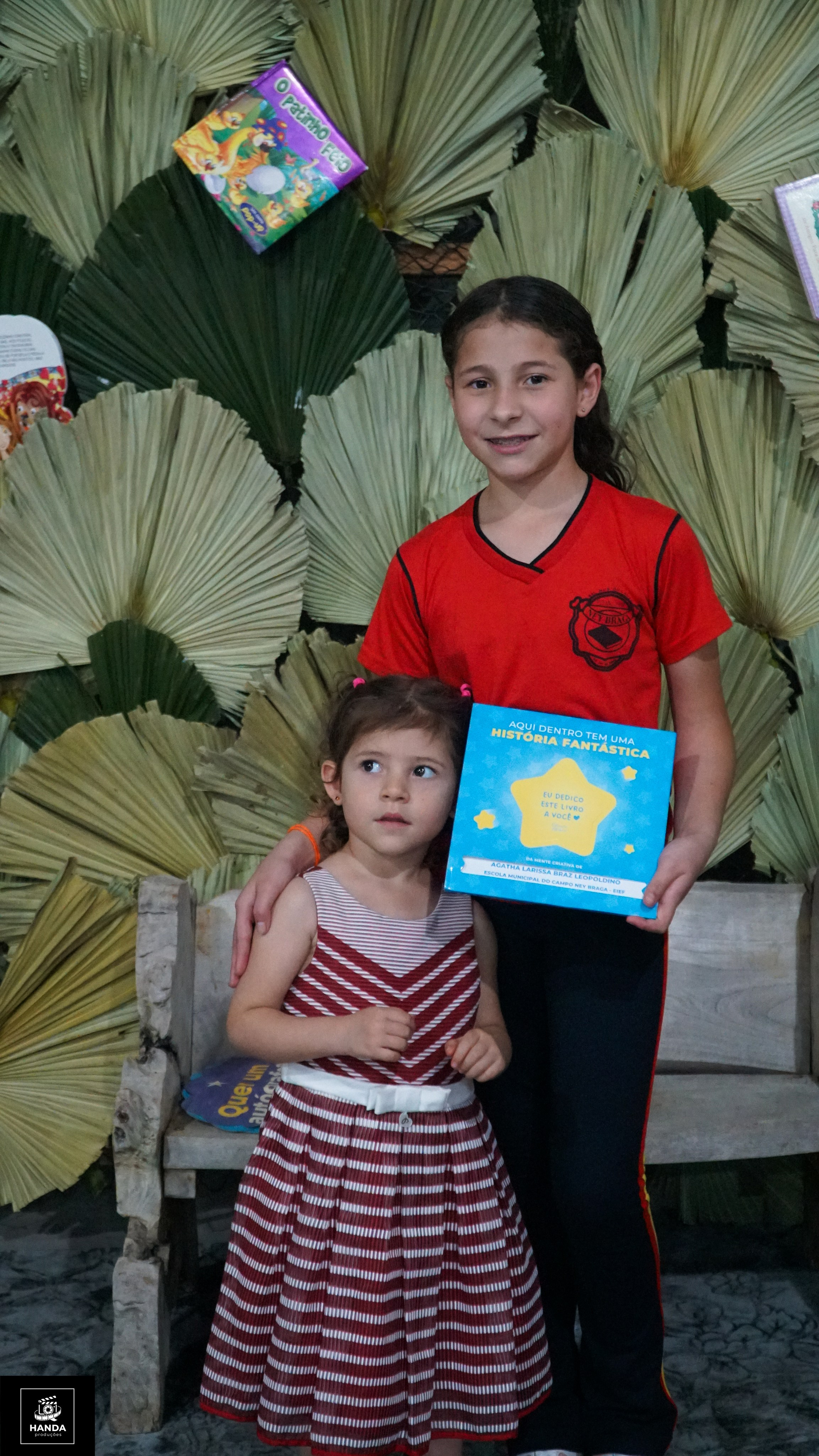 Noite autógrafos colégio Aurélio Buarque de Holanda. Handa Produções