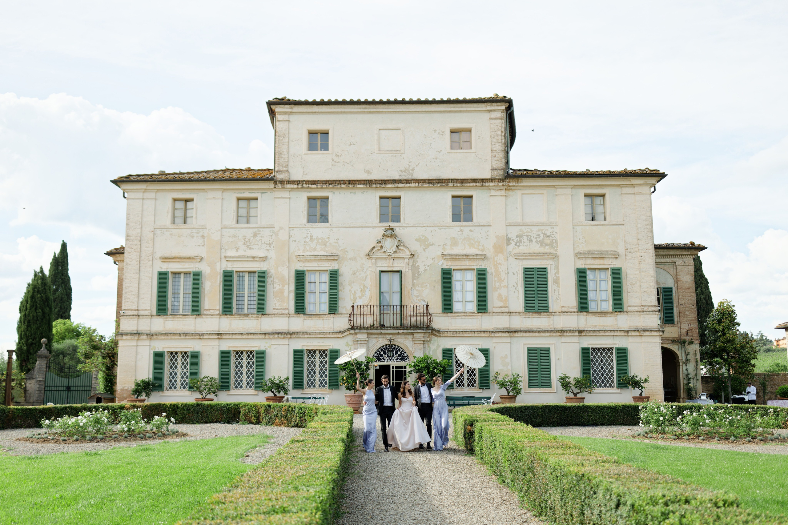 Wedding editorial at Villa di Geggiano, Tuscany, Italy