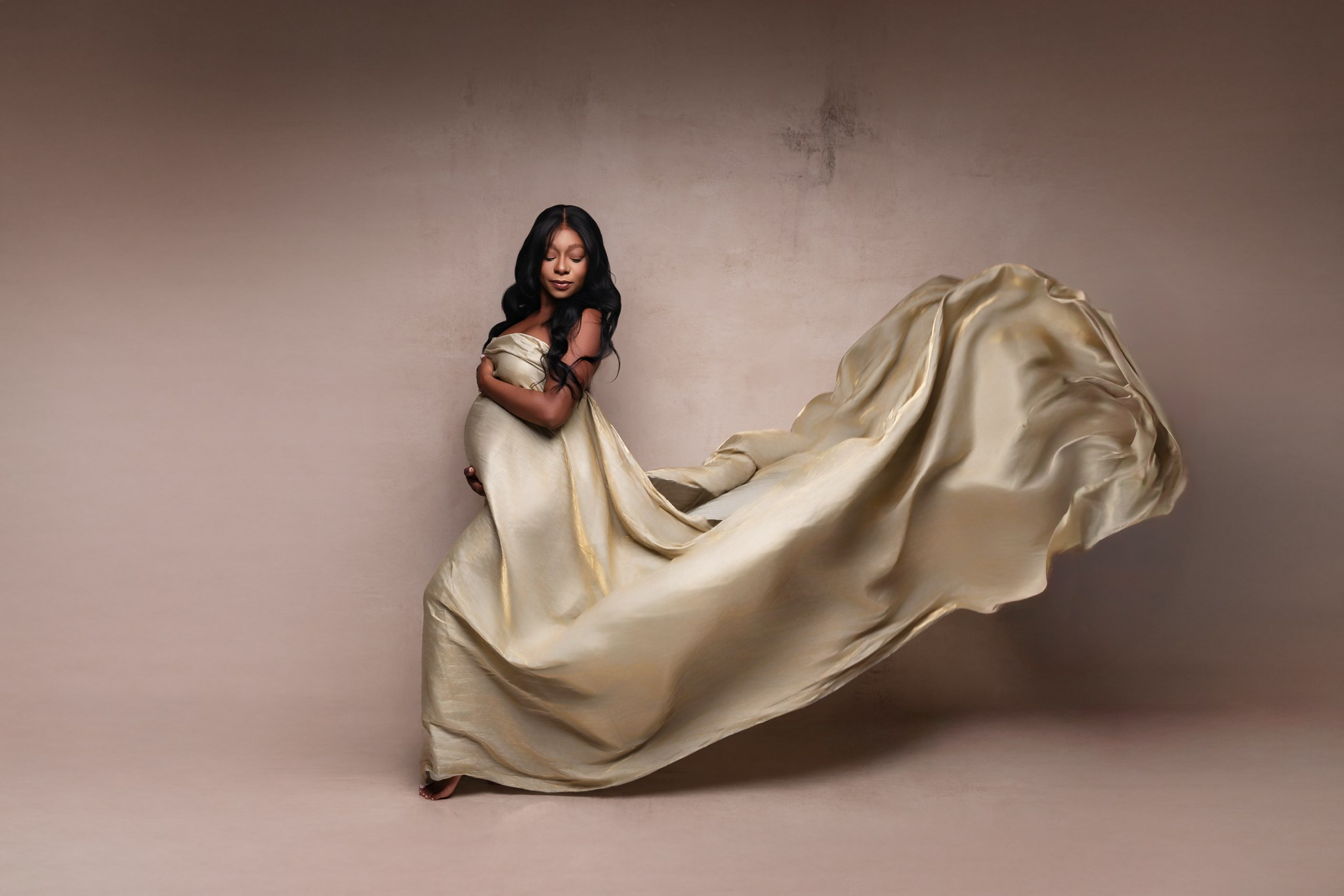 TAJ Maternity Photoshoot. Professional family, maternity & newborn photographer in North Charleston, SC, creating timeless portraits