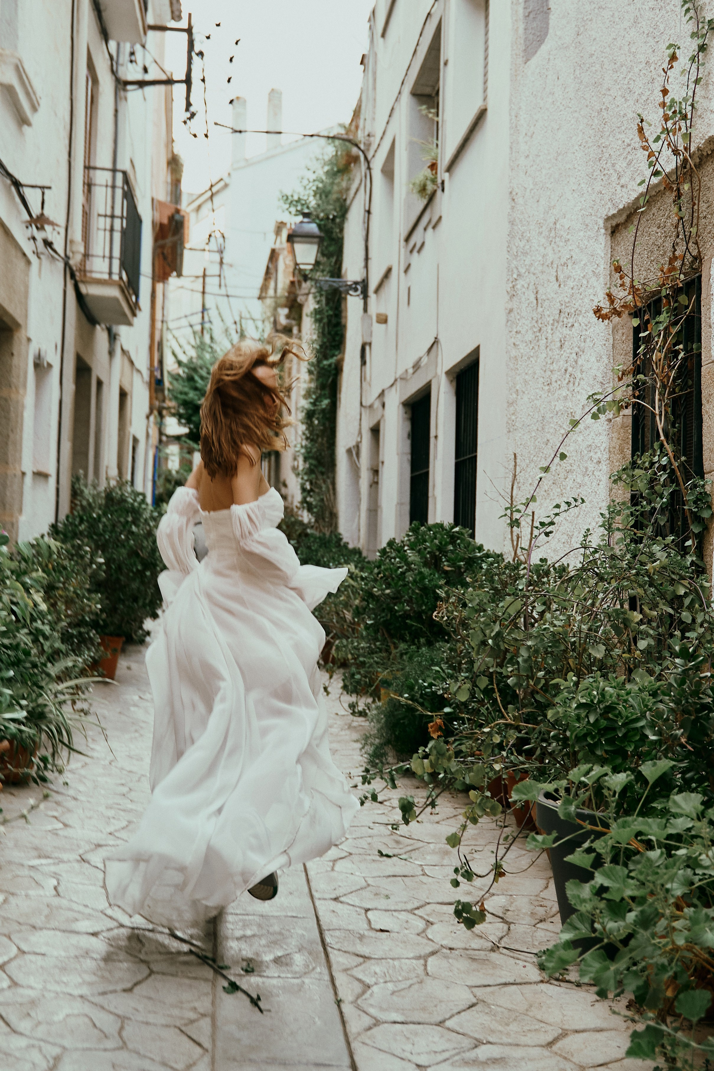 The runaway bride. Photographer in Barcelona Spain Zhanna Zakharchenko