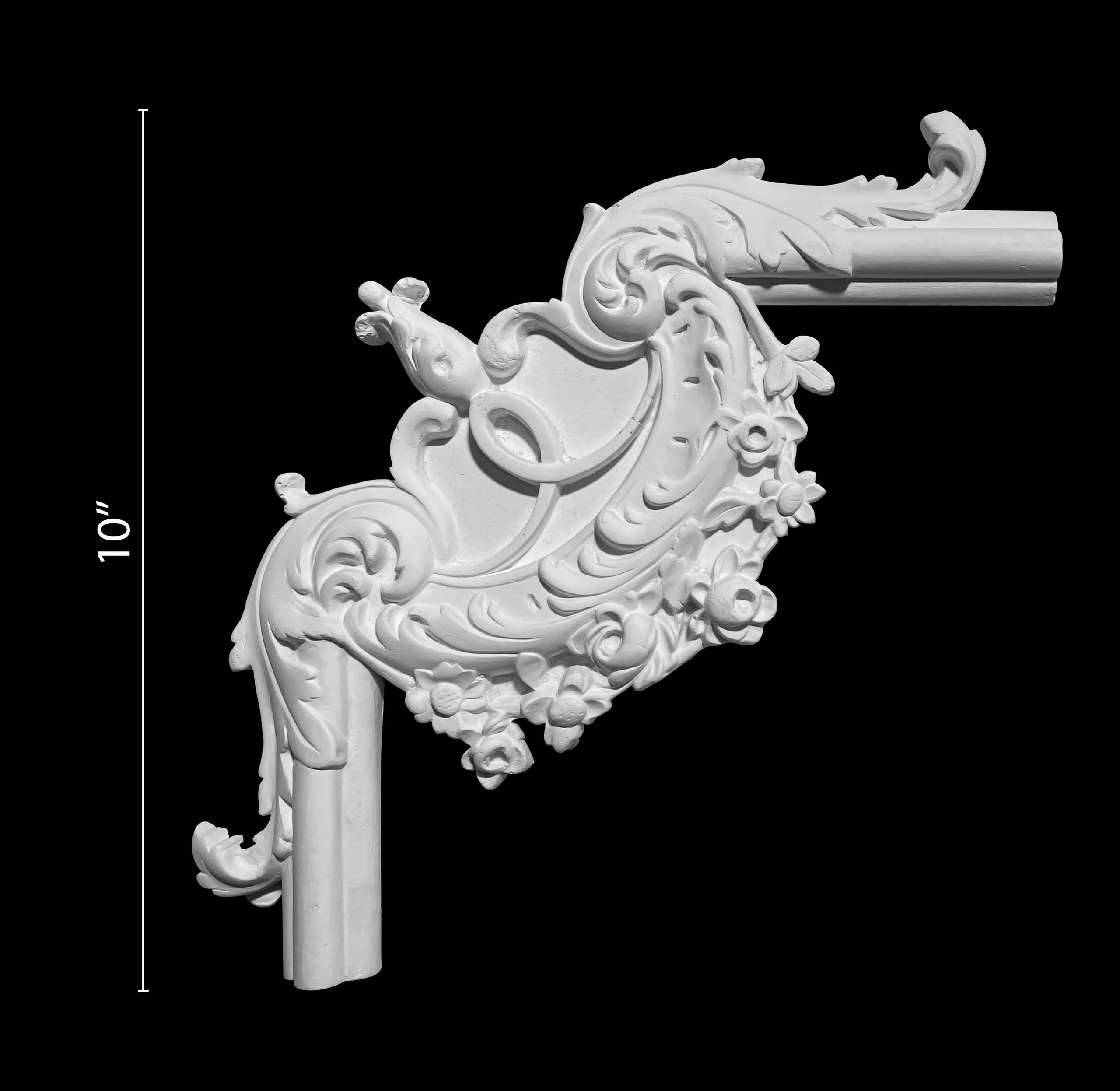 Corners. Plaster molding